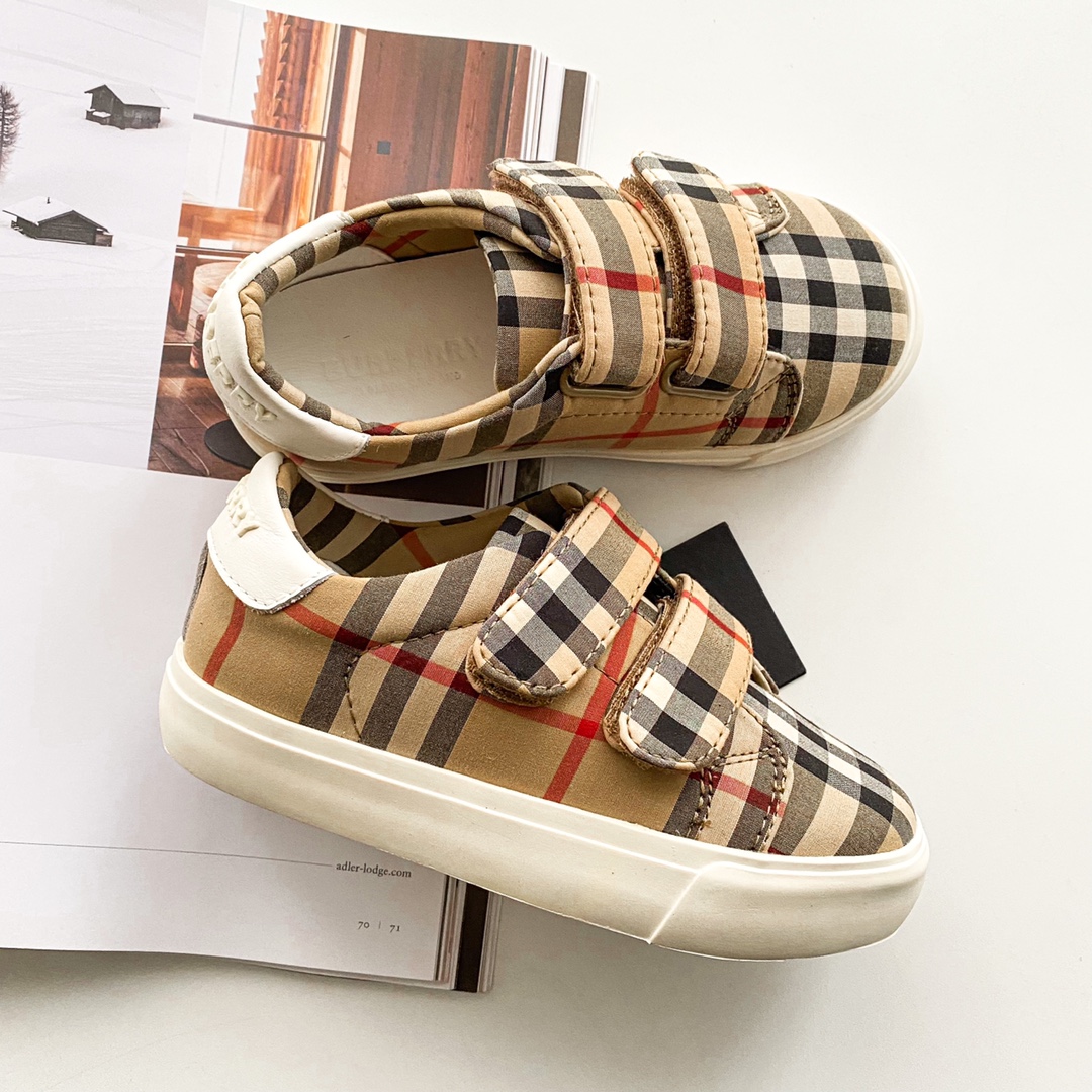 图片[2]-巴宝莉大品牌🔥鞋柜必备 高定系列🎈原版1：1定制 头层牛皮内里非常好穿🍀尺码26-35-选品中心