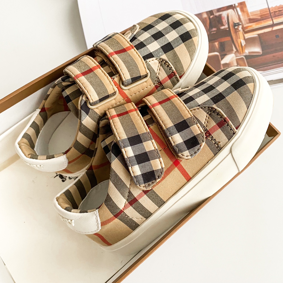 图片[6]-巴宝莉大品牌🔥鞋柜必备 高定系列🎈原版1：1定制 头层牛皮内里非常好穿🍀尺码26-35-选品中心