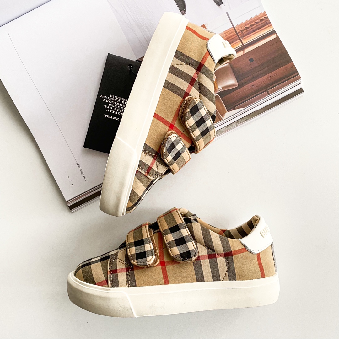 图片[4]-巴宝莉大品牌🔥鞋柜必备 高定系列🎈原版1：1定制 头层牛皮内里非常好穿🍀尺码26-35-选品中心