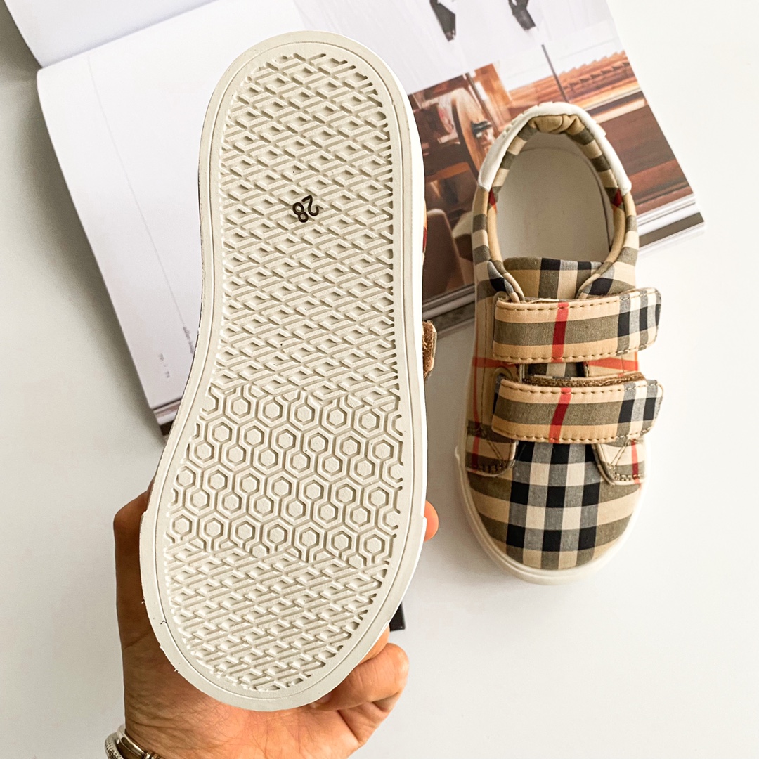 图片[8]-巴宝莉大品牌🔥鞋柜必备 高定系列🎈原版1：1定制 头层牛皮内里非常好穿🍀尺码26-35-选品中心