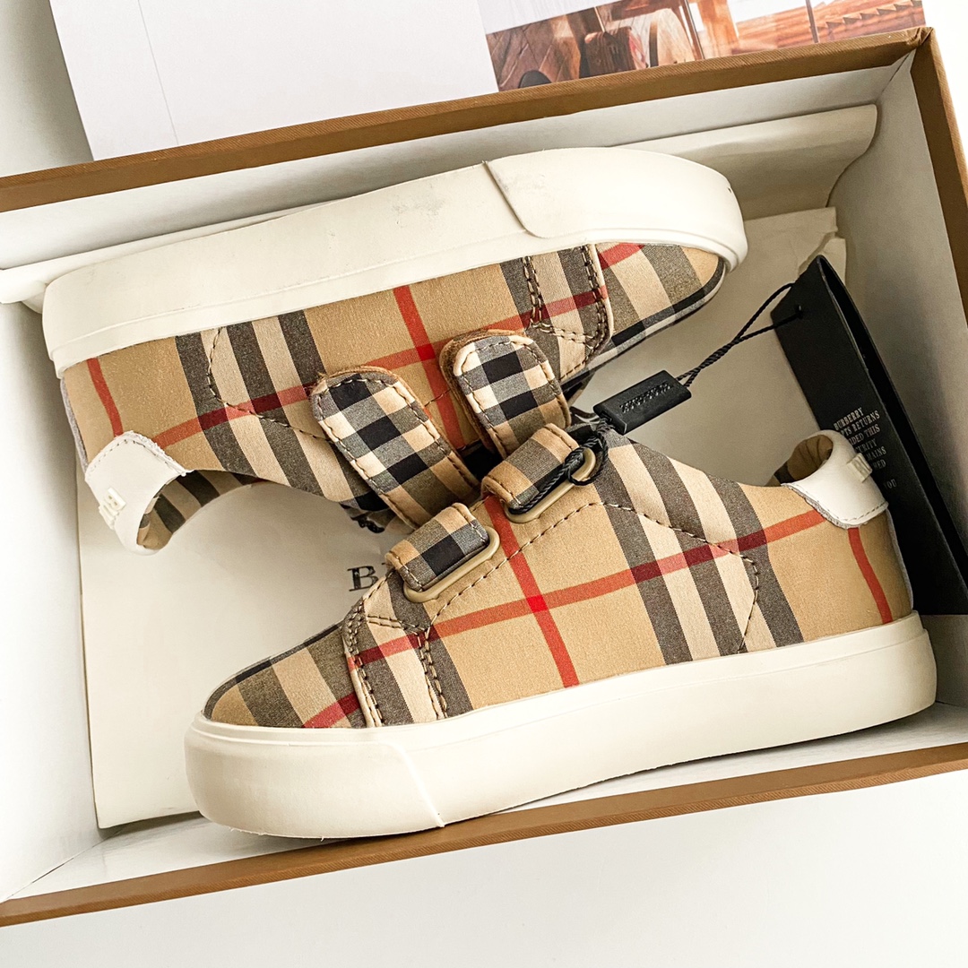 图片[7]-巴宝莉大品牌🔥鞋柜必备 高定系列🎈原版1：1定制 头层牛皮内里非常好穿🍀尺码26-35-选品中心