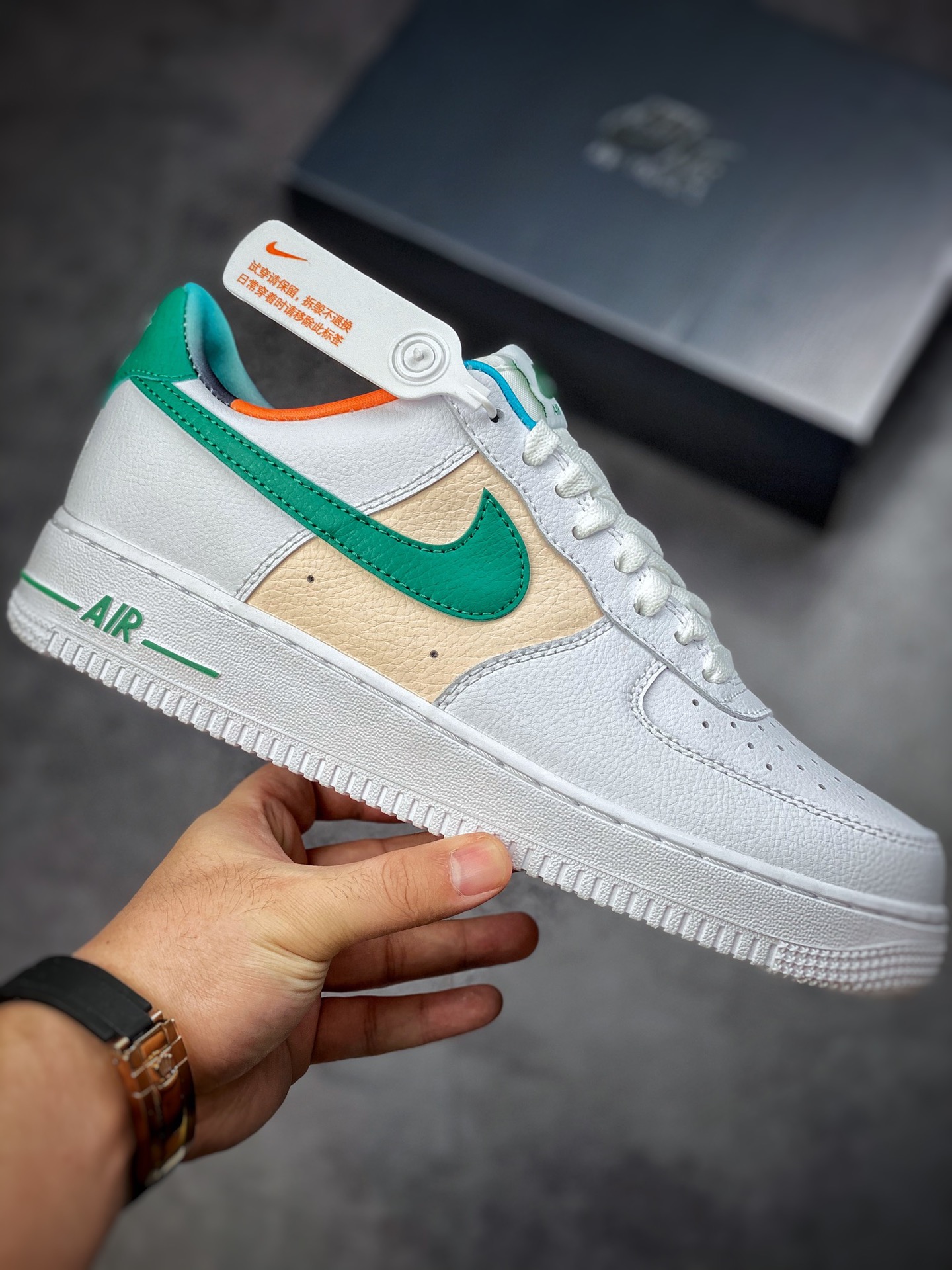 200 Nike Air Force 1 Low 07 EMB 白绿 DM0109-100