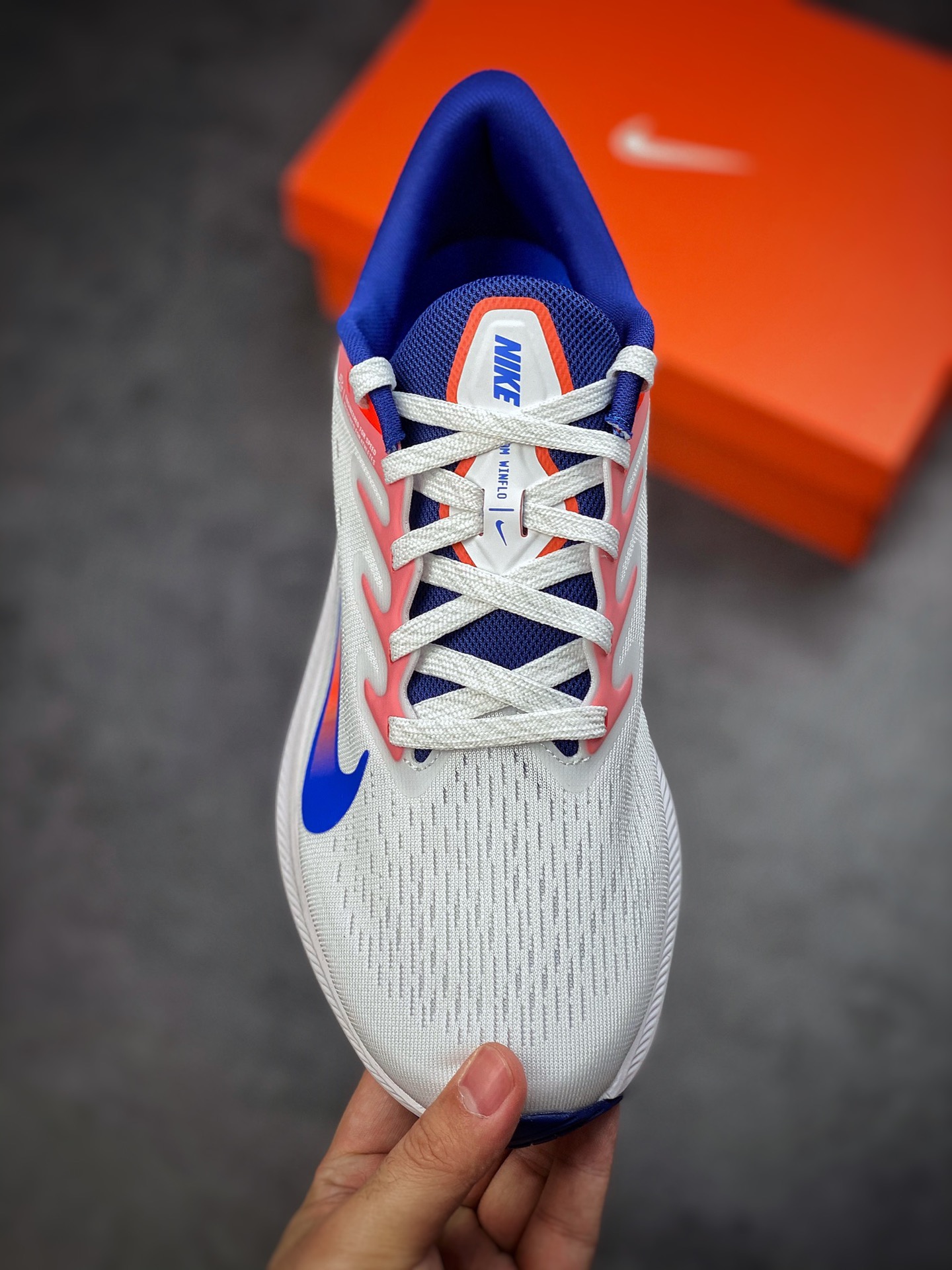 180 Nike Air Zoom Winflo 7代 网透面气训跑练步鞋 DN4242-141