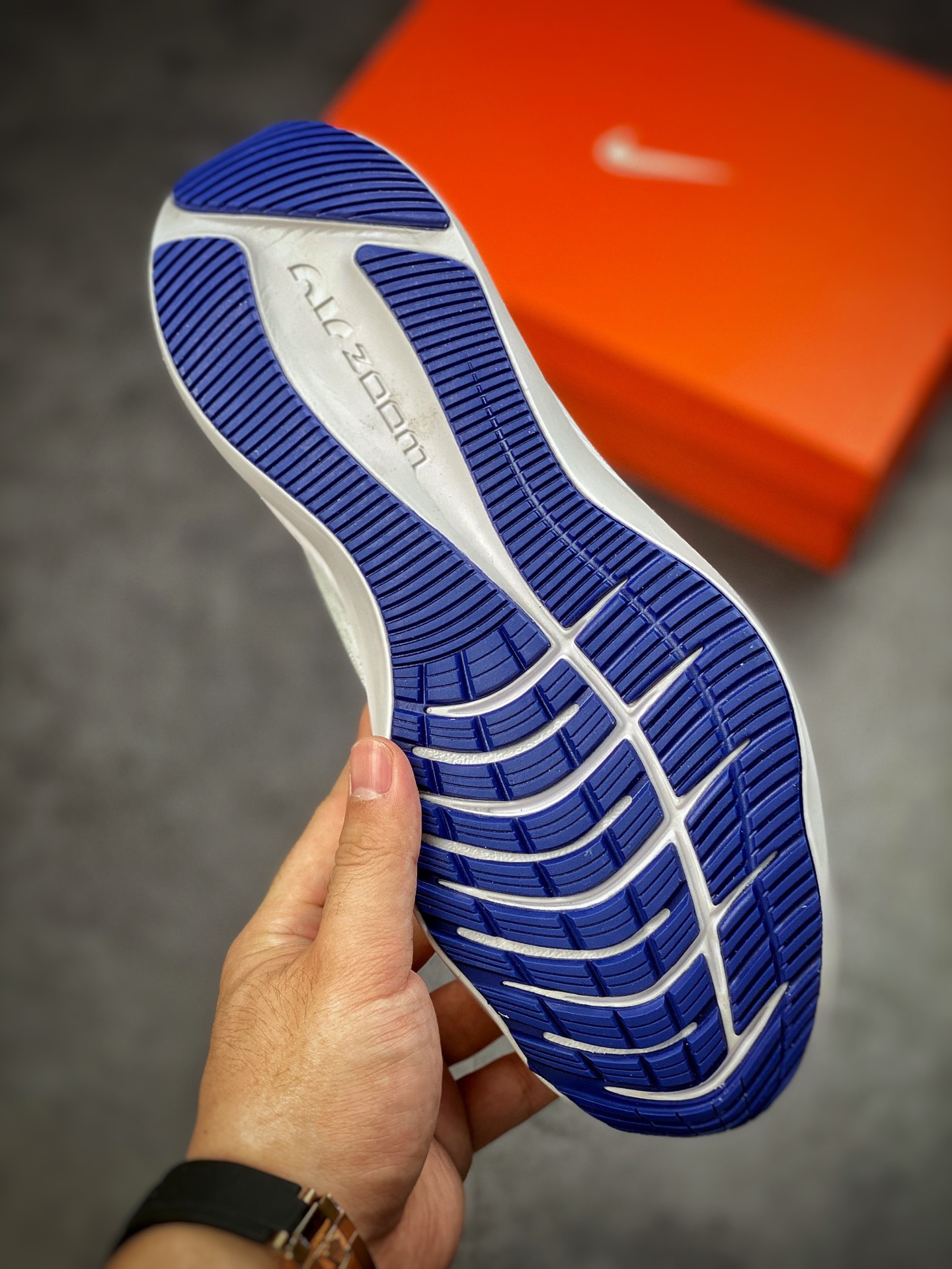 180 Nike Air Zoom Winflo 7代 网透面气训跑练步鞋 DN4242-141