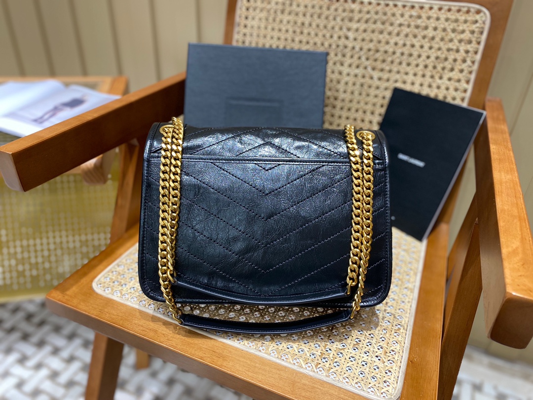 YSL 𝐍𝐢𝐤𝐢 28𝐜𝐦 邮差包 633158黑色/金链