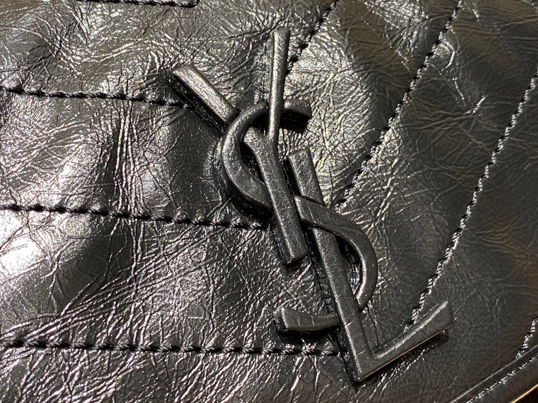 YSL 𝐍𝐢𝐤𝐢 28𝐜𝐦 邮差包 633158黑色/金链