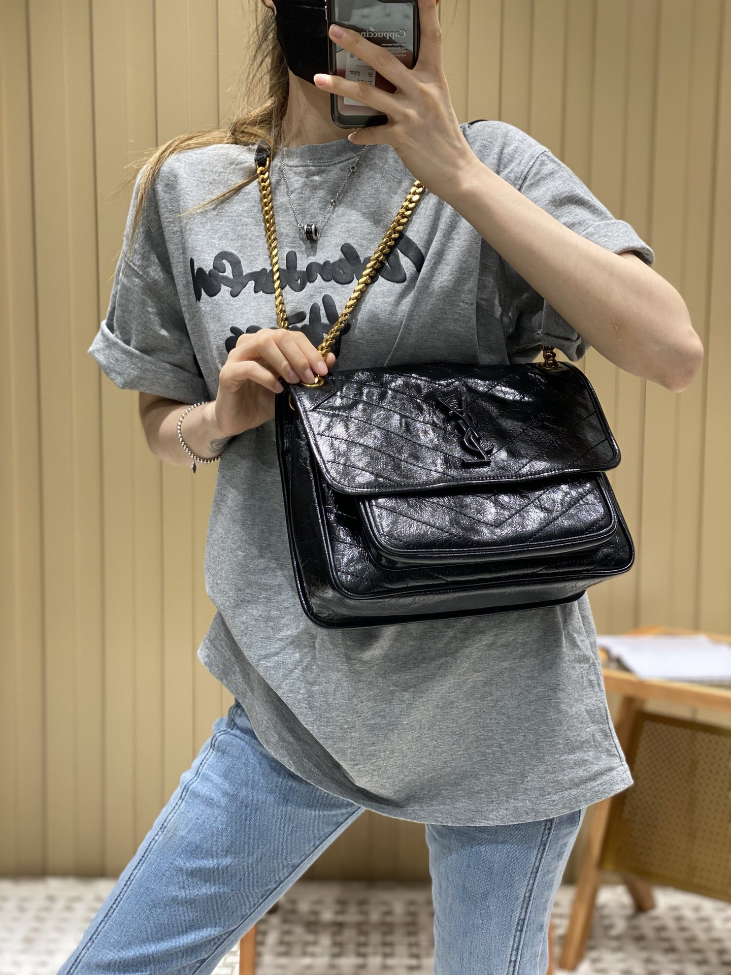 YSL 𝐍𝐢𝐤𝐢 28𝐜𝐦 邮差包 633158黑色/金链
