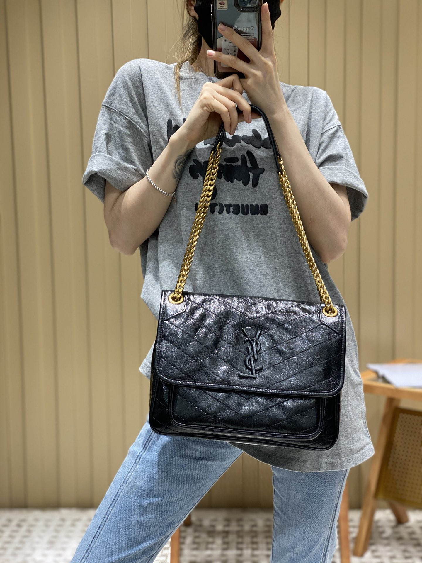 YSL 𝐍𝐢𝐤𝐢 28𝐜𝐦 邮差包 633158黑色/金链