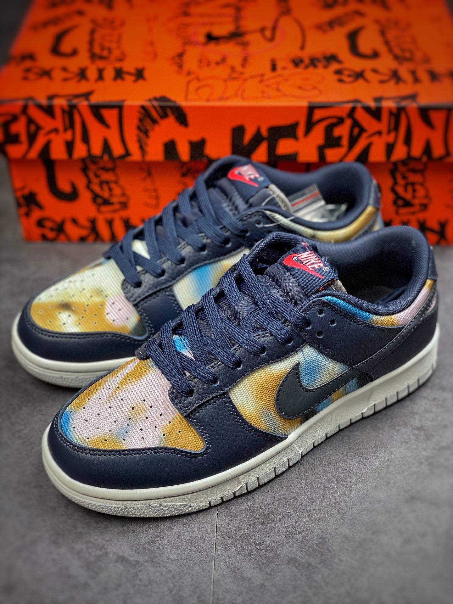 300 Nike Dunk Low ”Graffti” 藏蓝 街头涂鸦系列 DM0108-400