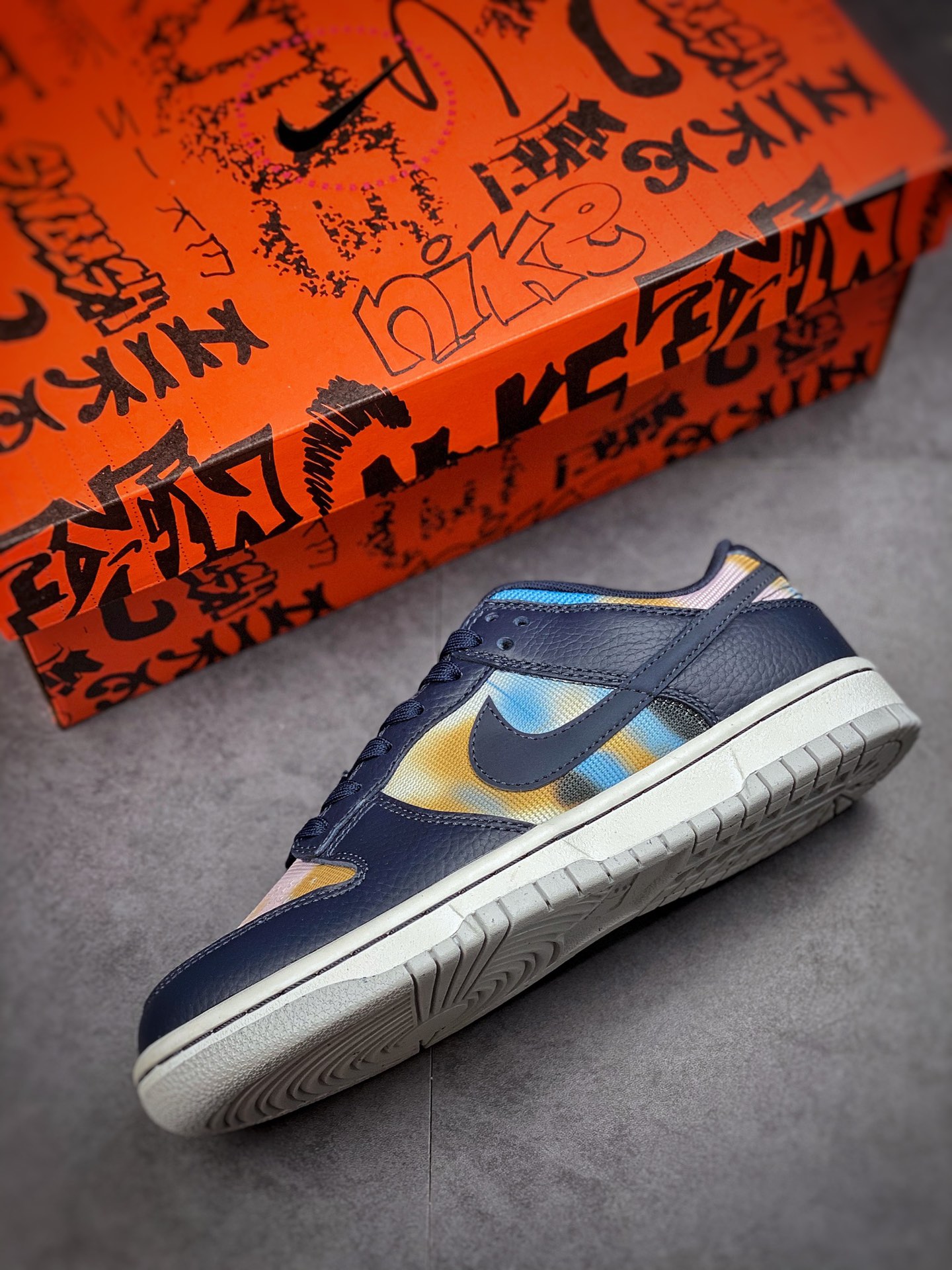 300 Nike Dunk Low ”Graffti” 藏蓝 街头涂鸦系列 DM0108-400