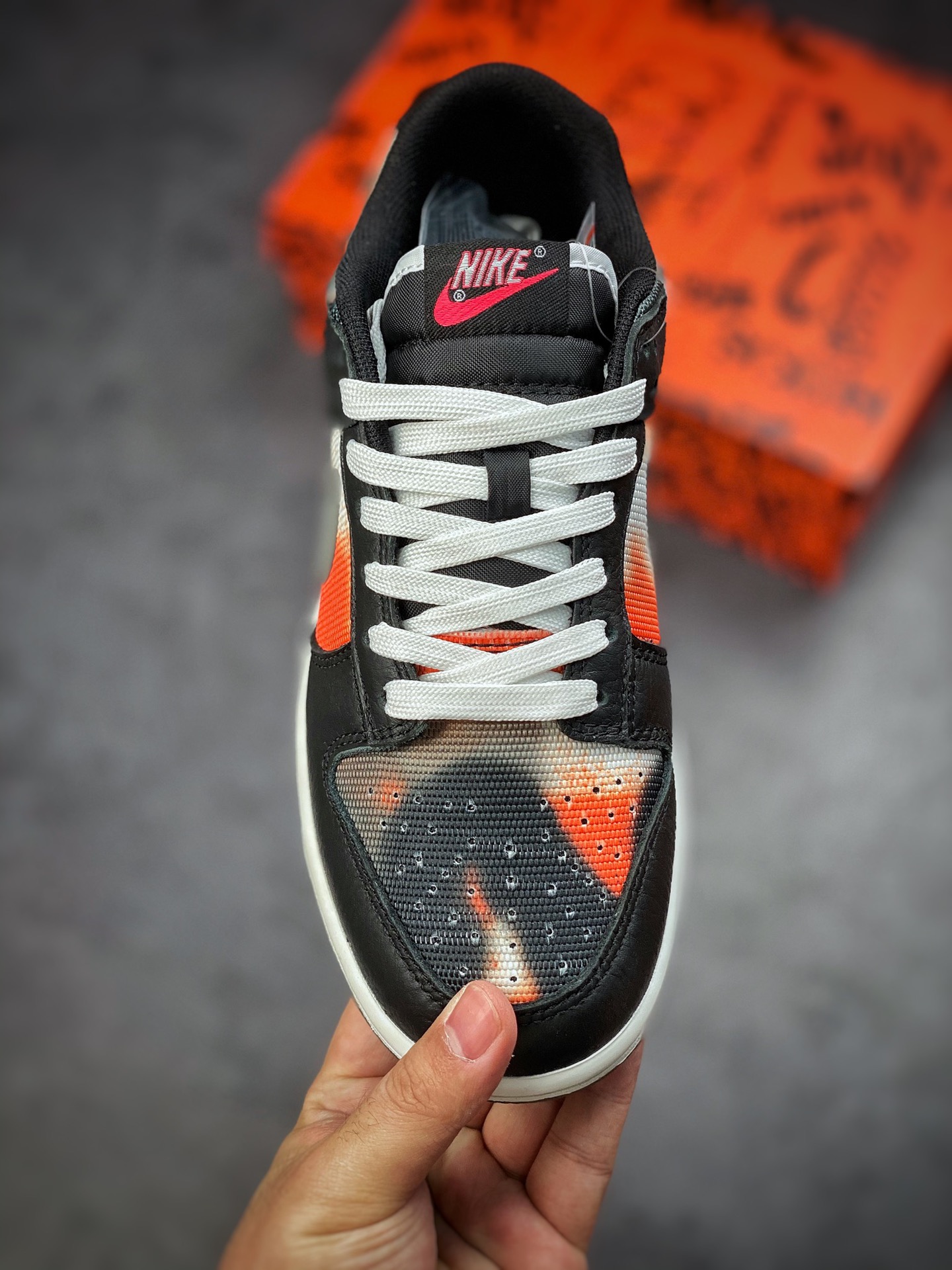 300 Nike Dunk Low ”Graffti” 黑橙 街头涂鸦系列DM0108-001
