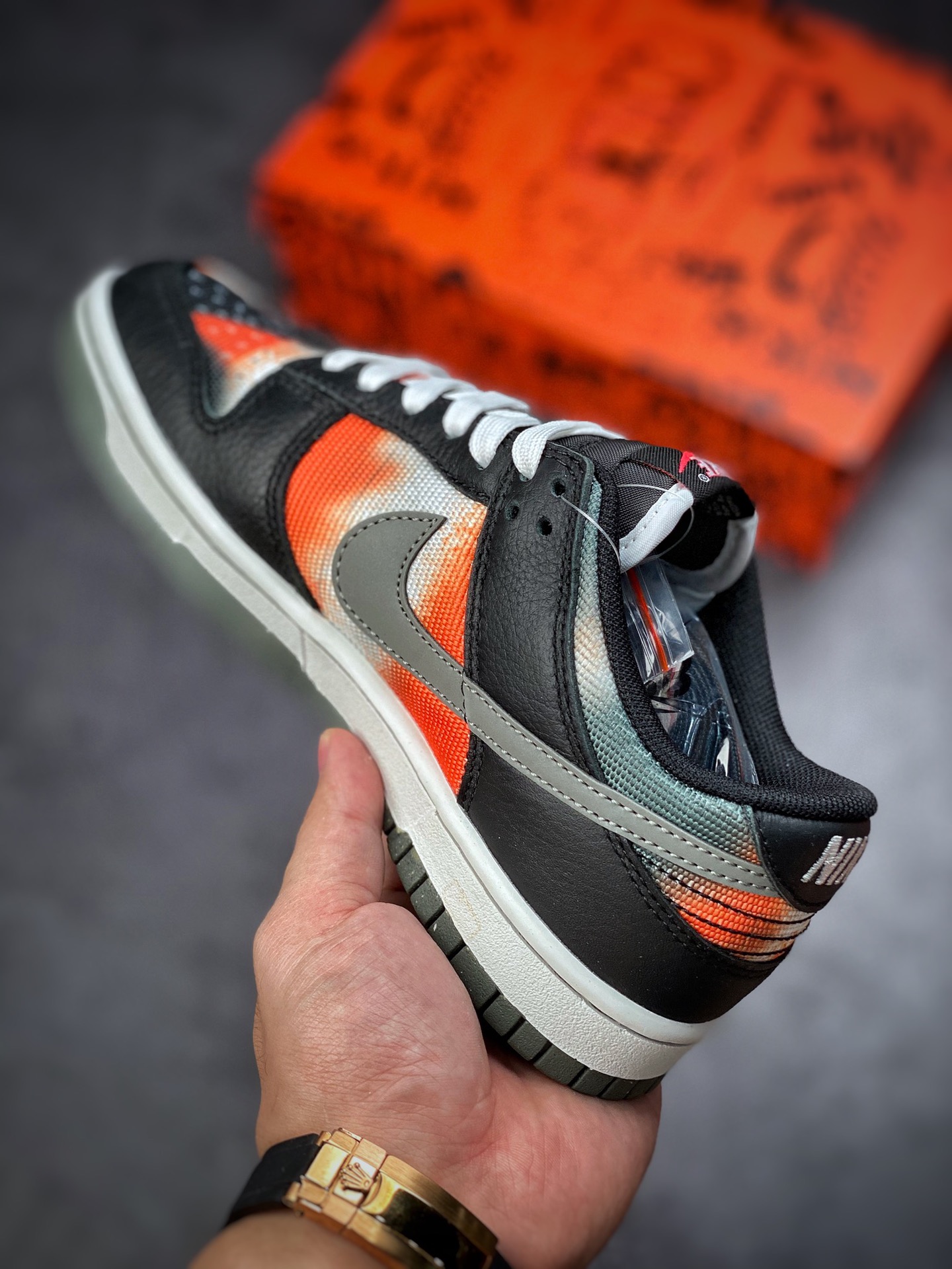 300 Nike Dunk Low ”Graffti” 黑橙 街头涂鸦系列DM0108-001