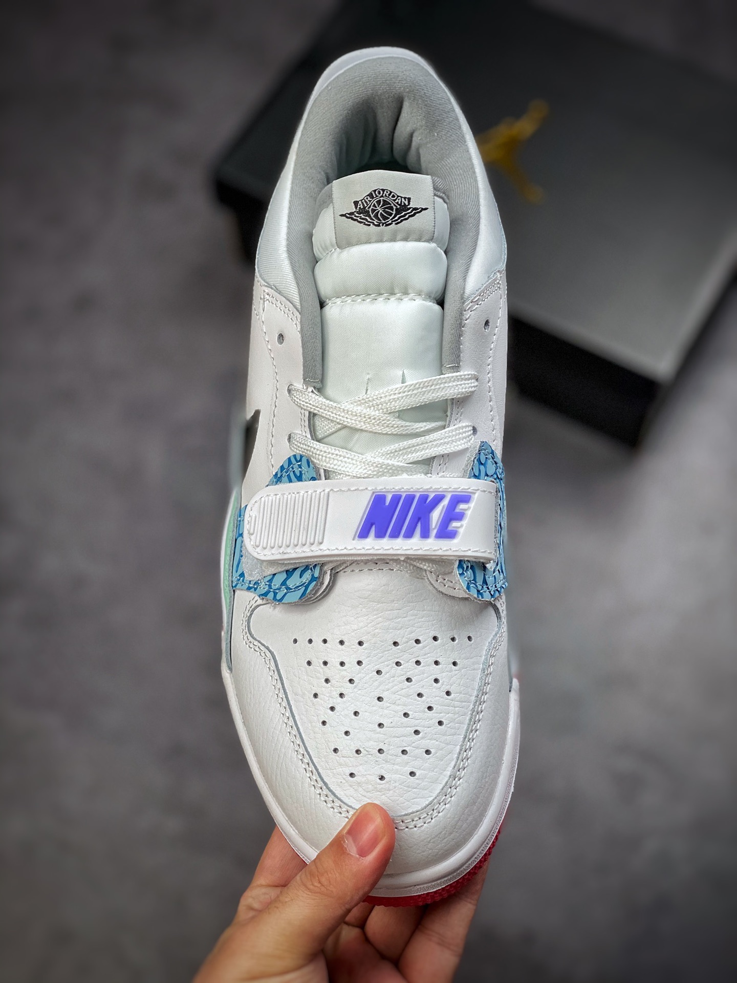 200 Air Jordan Legacy 312 白紫蓝 有着交错结合的设计DV9127-101