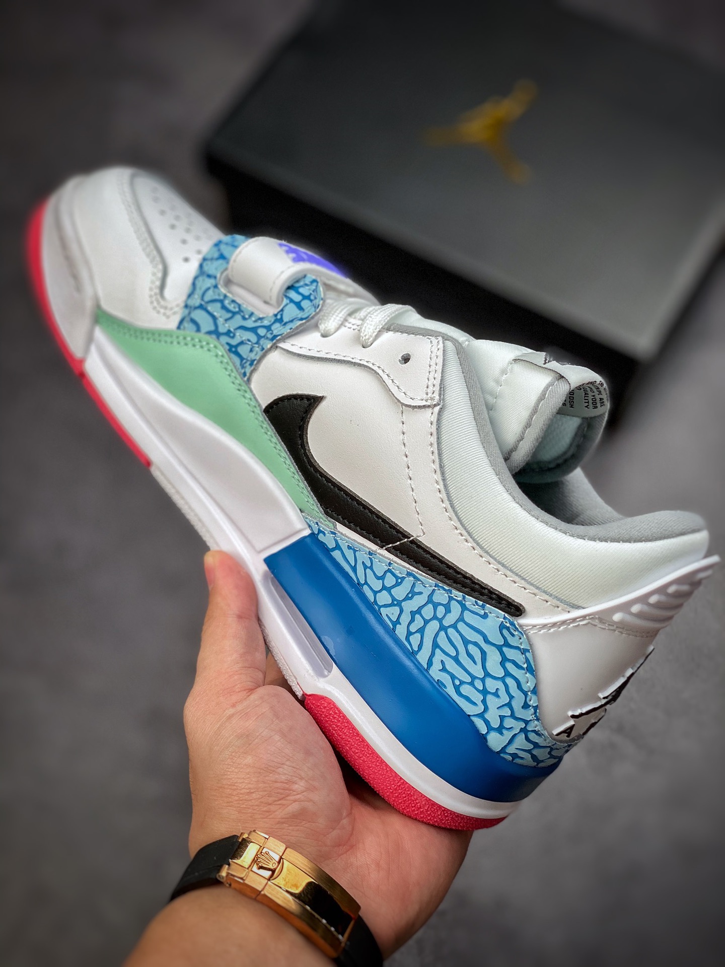 200 Air Jordan Legacy 312 白紫蓝 有着交错结合的设计DV9127-101