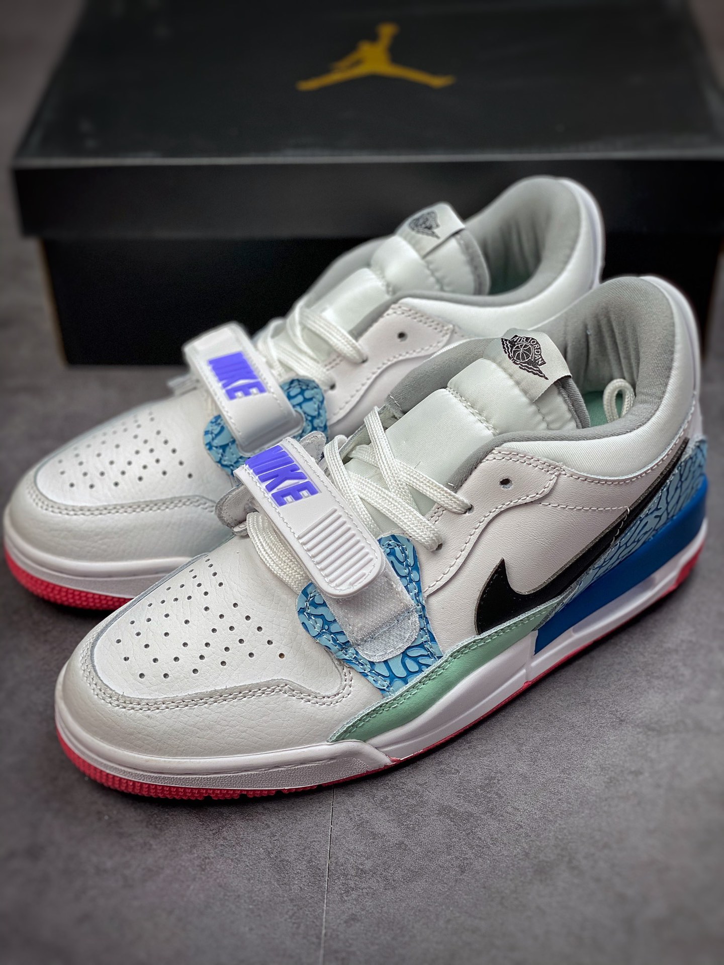 200 Air Jordan Legacy 312 白紫蓝 有着交错结合的设计DV9127-101