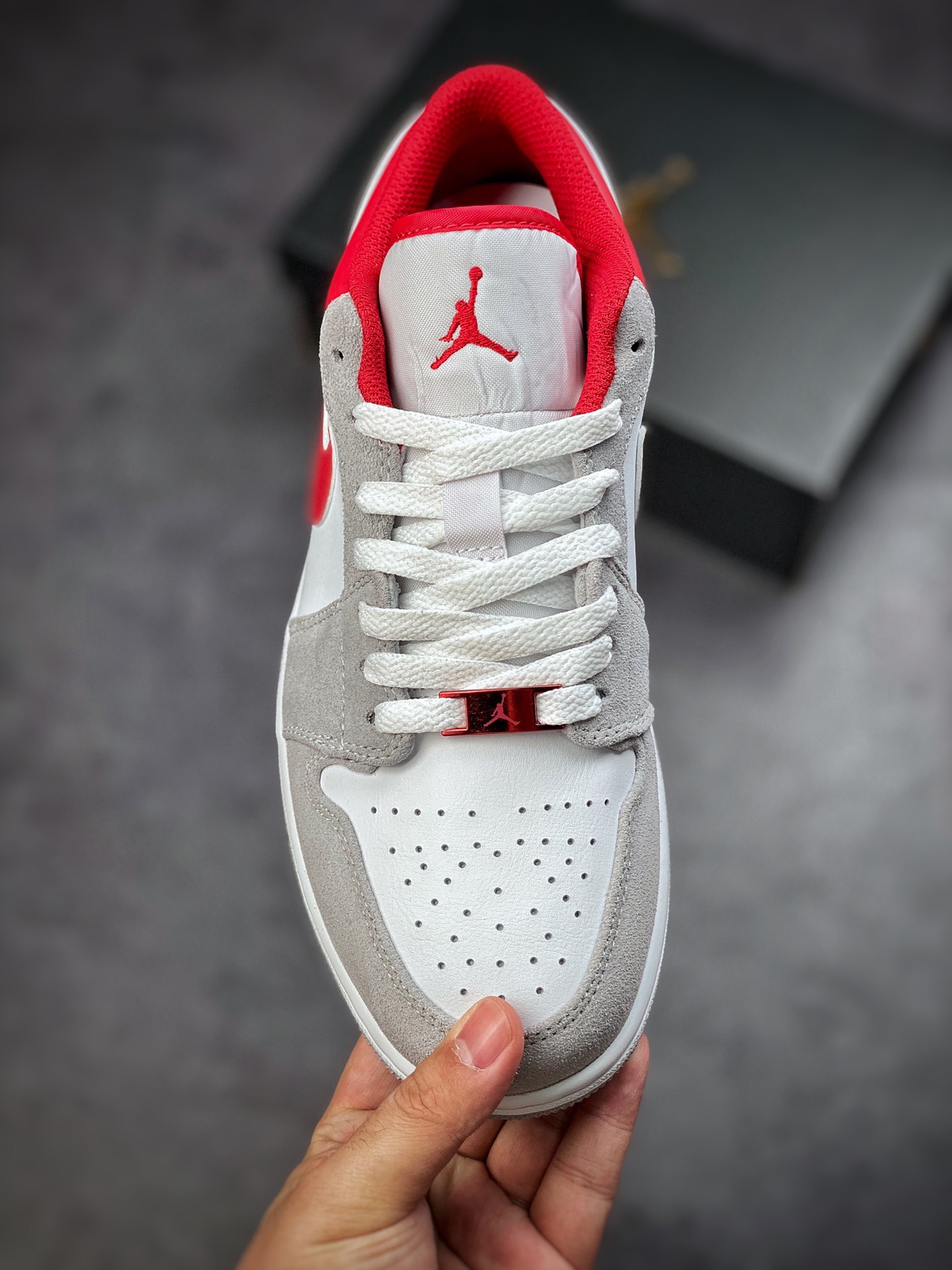 240 原装裸鞋级 Air Jordan 1 Low 纯原系列 灰白红 DC0774-100