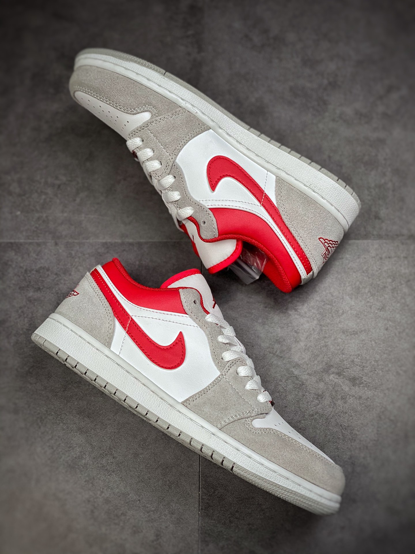240 原装裸鞋级 Air Jordan 1 Low 纯原系列 灰白红 DC0774-100