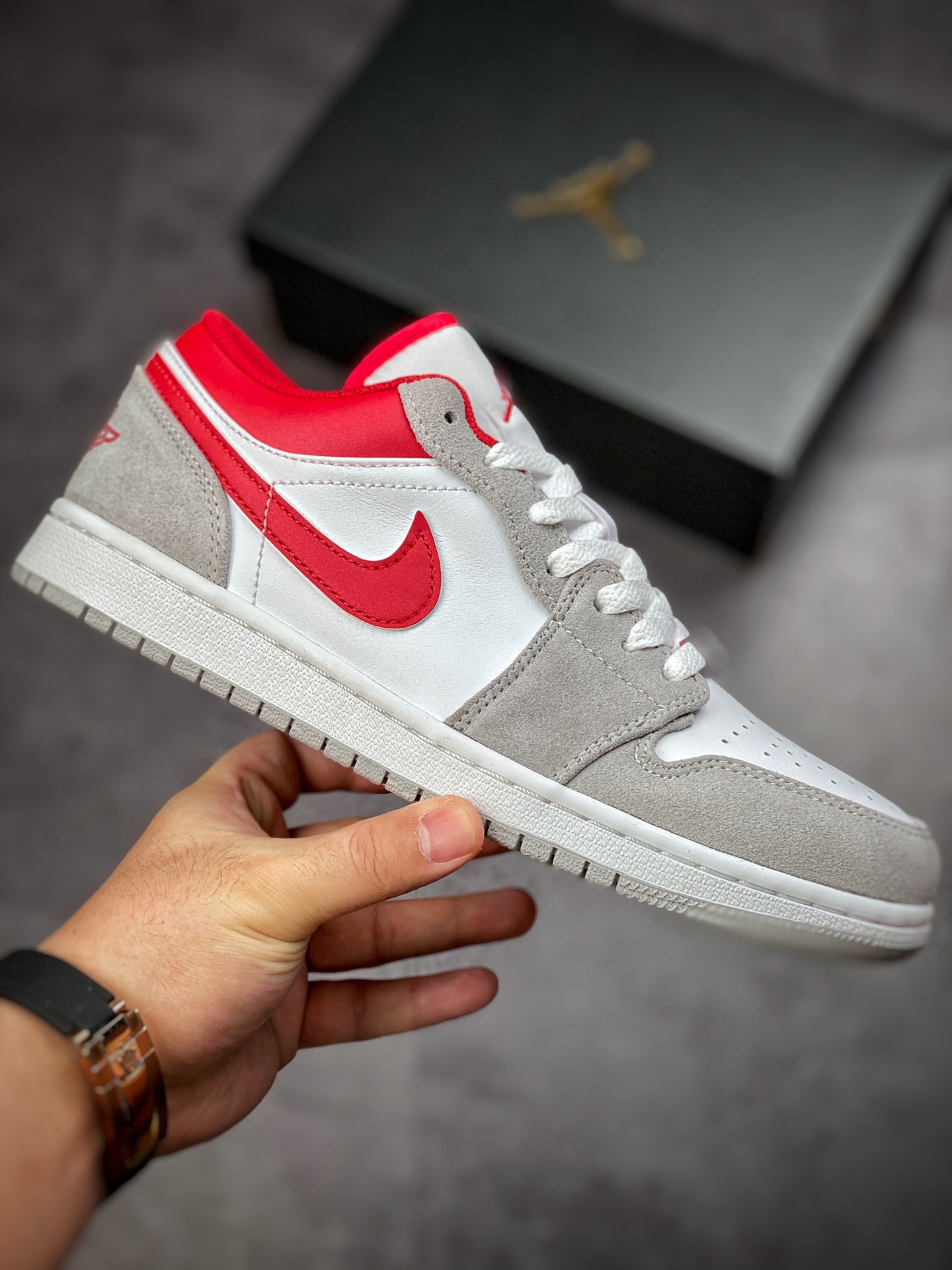 240 原装裸鞋级 Air Jordan 1 Low 纯原系列 灰白红 DC0774-100