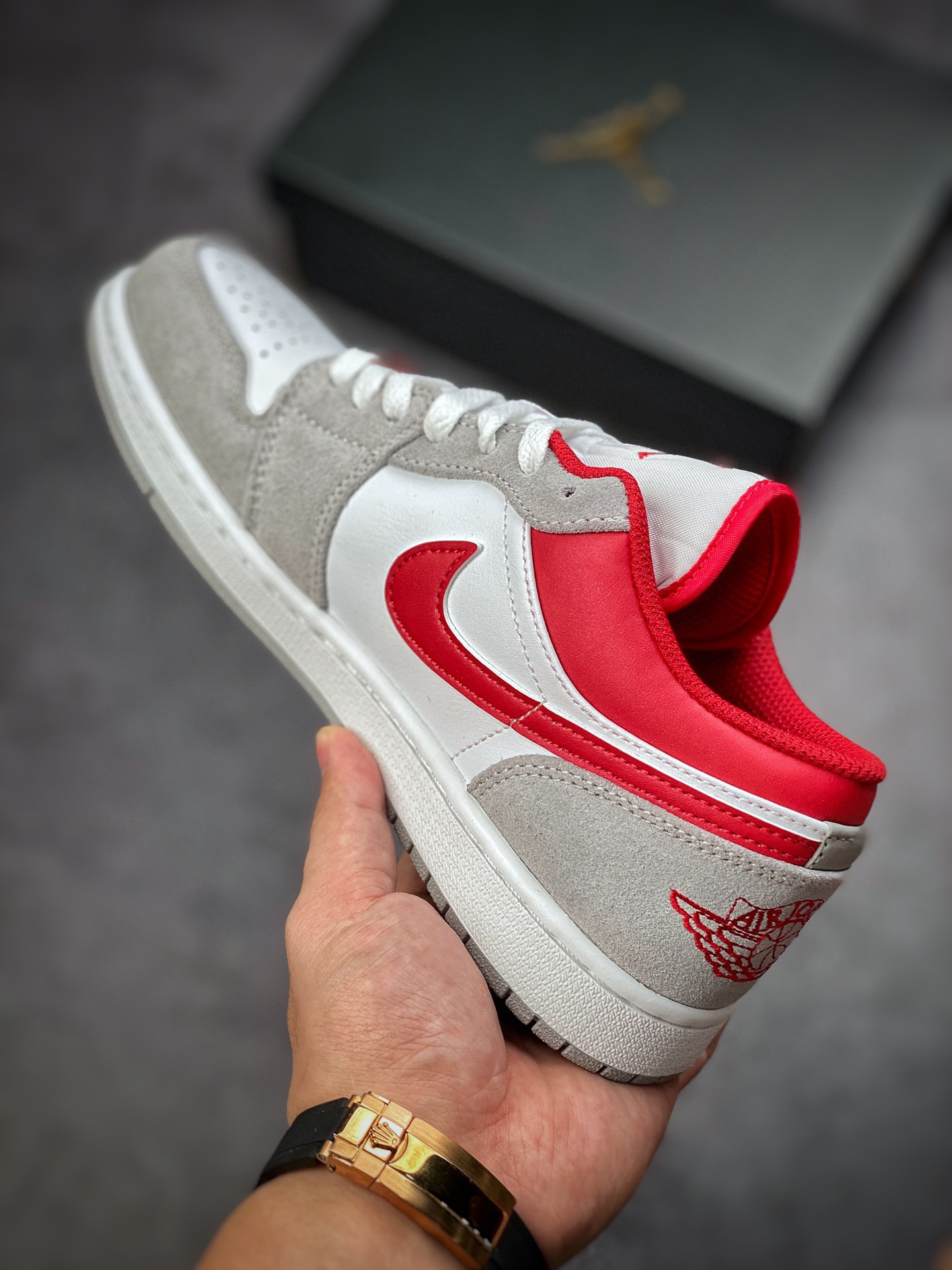 240 原装裸鞋级 Air Jordan 1 Low 纯原系列 灰白红 DC0774-100