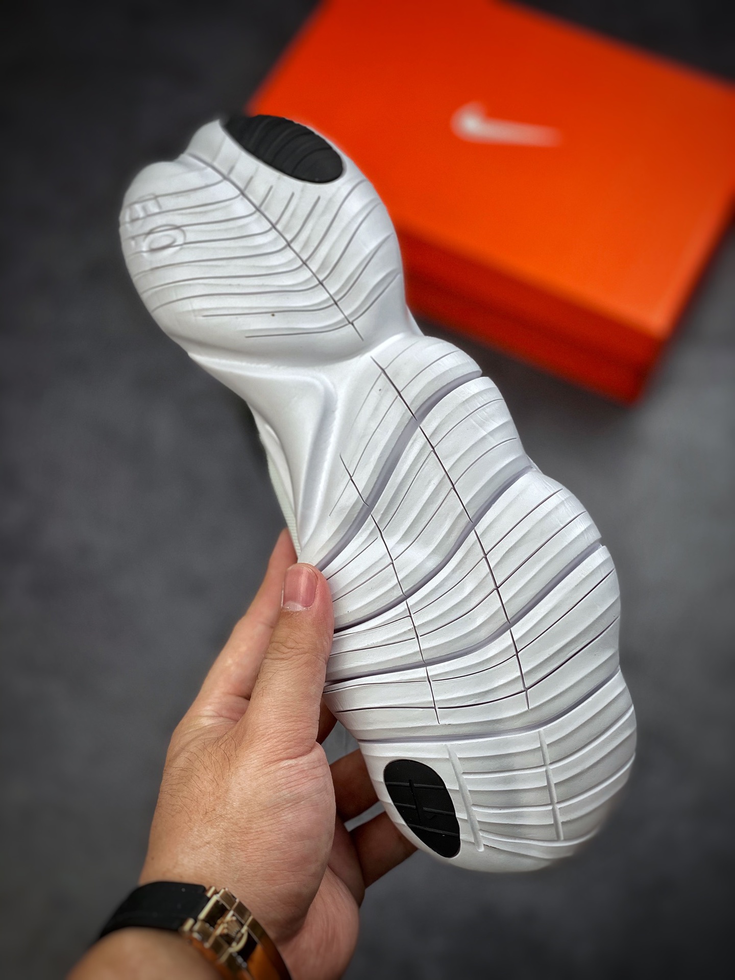 160 Nike Free RN Flyknit 赤足5.0二代轻跑鞋 AQ1316-102