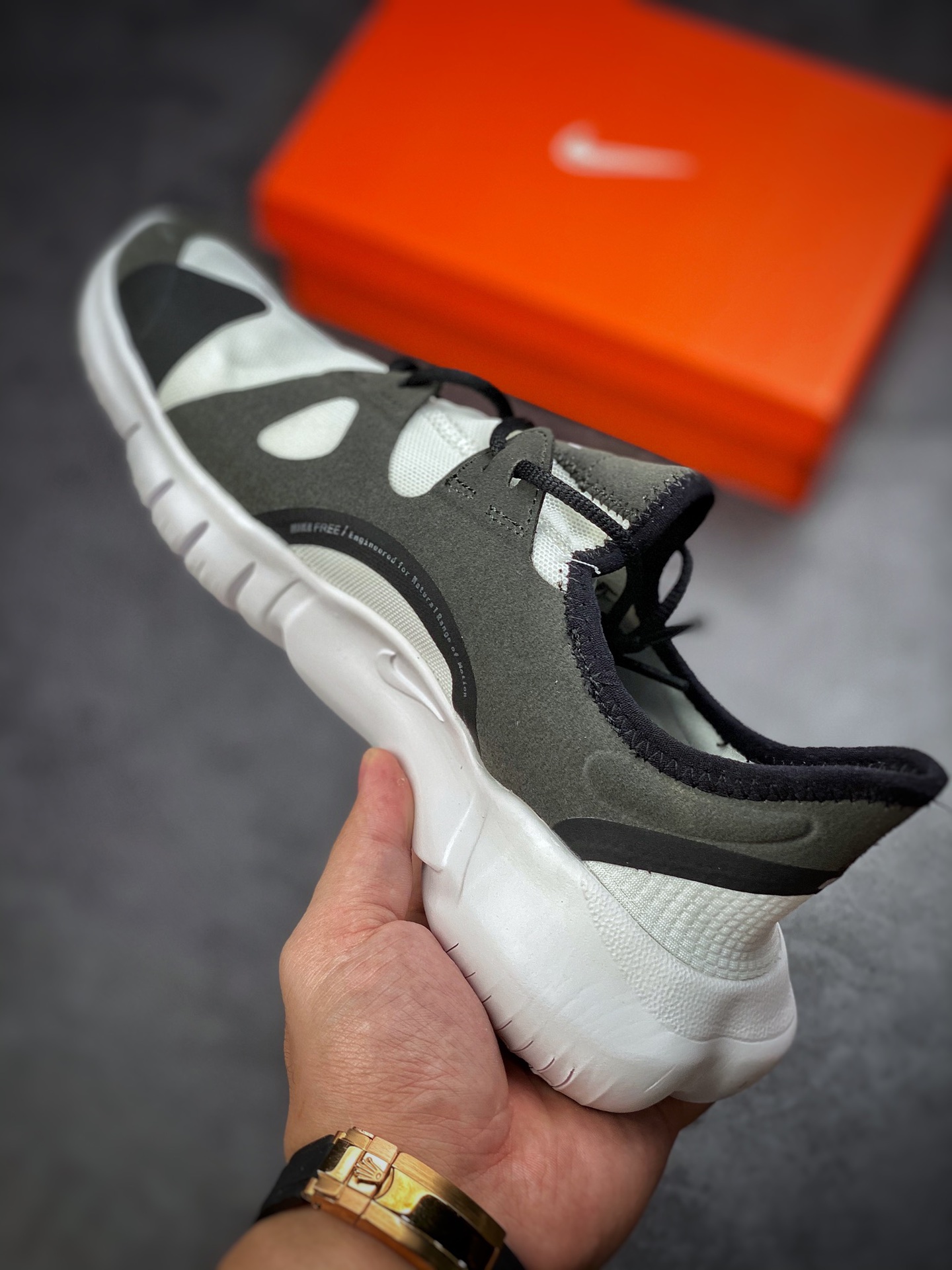 160 Nike Free RN Flyknit 赤足5.0二代轻跑鞋 AQ1316-102