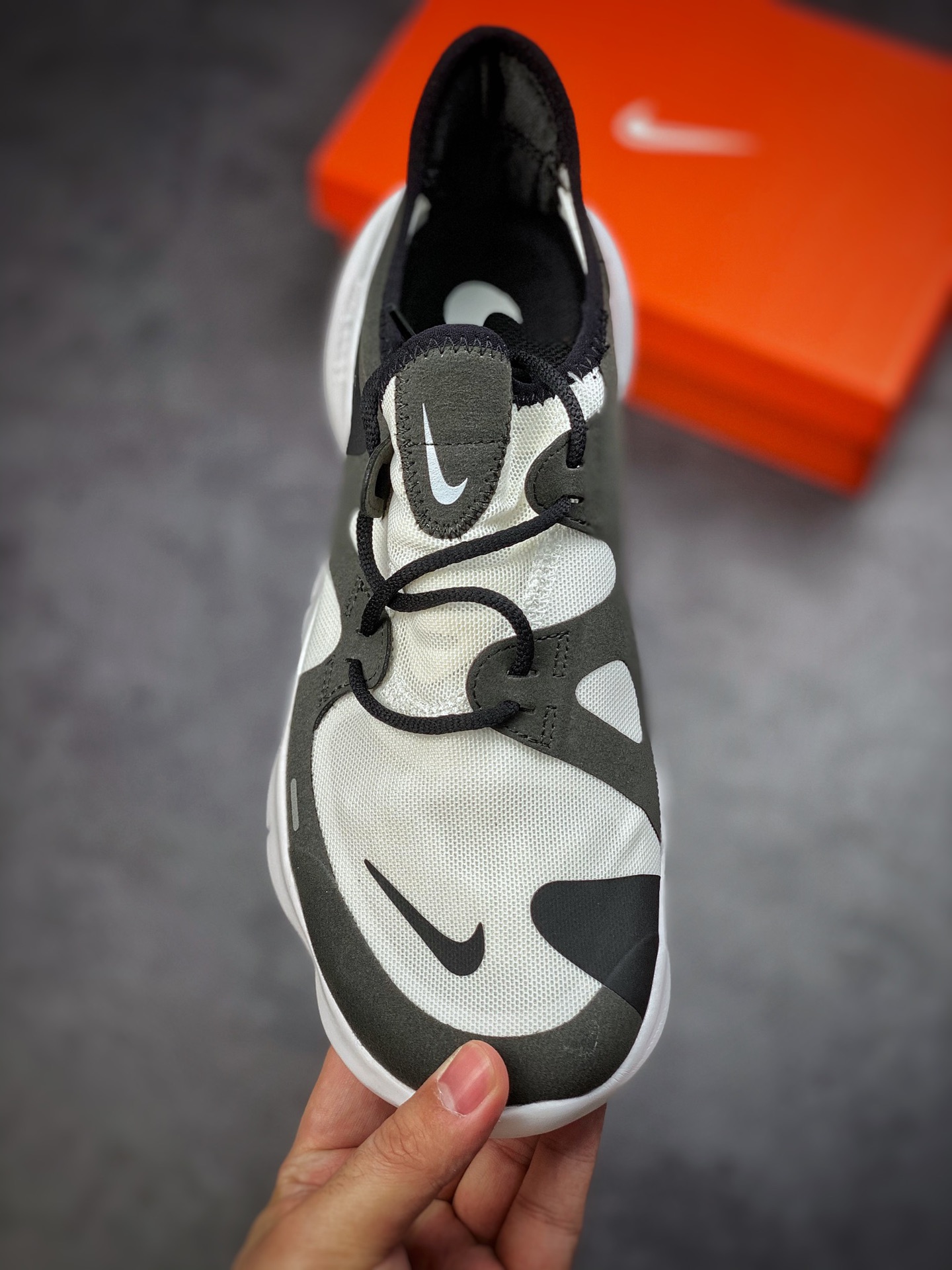 160 Nike Free RN Flyknit 赤足5.0二代轻跑鞋 AQ1316-102