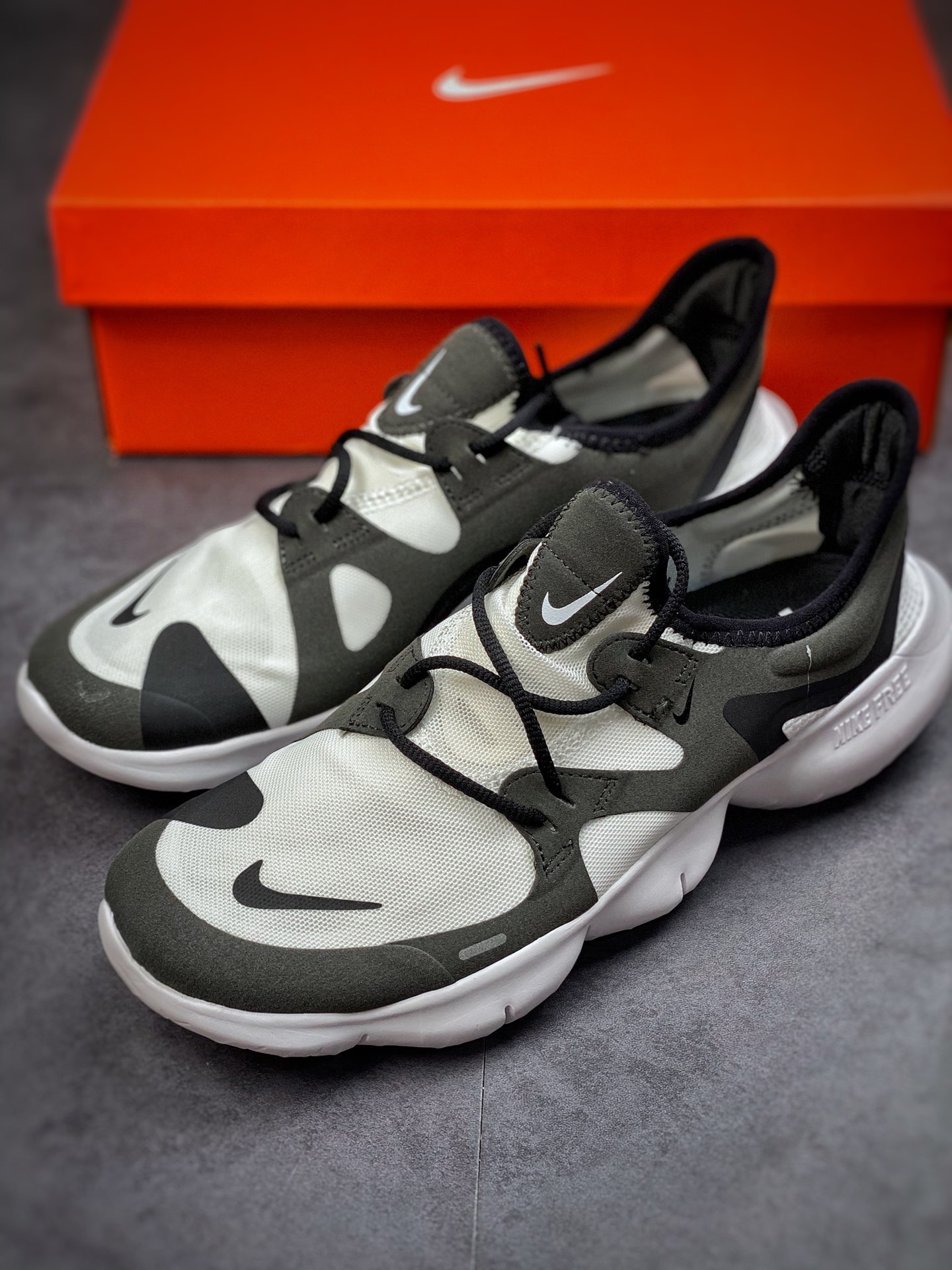160 Nike Free RN Flyknit 赤足5.0二代轻跑鞋 AQ1316-102