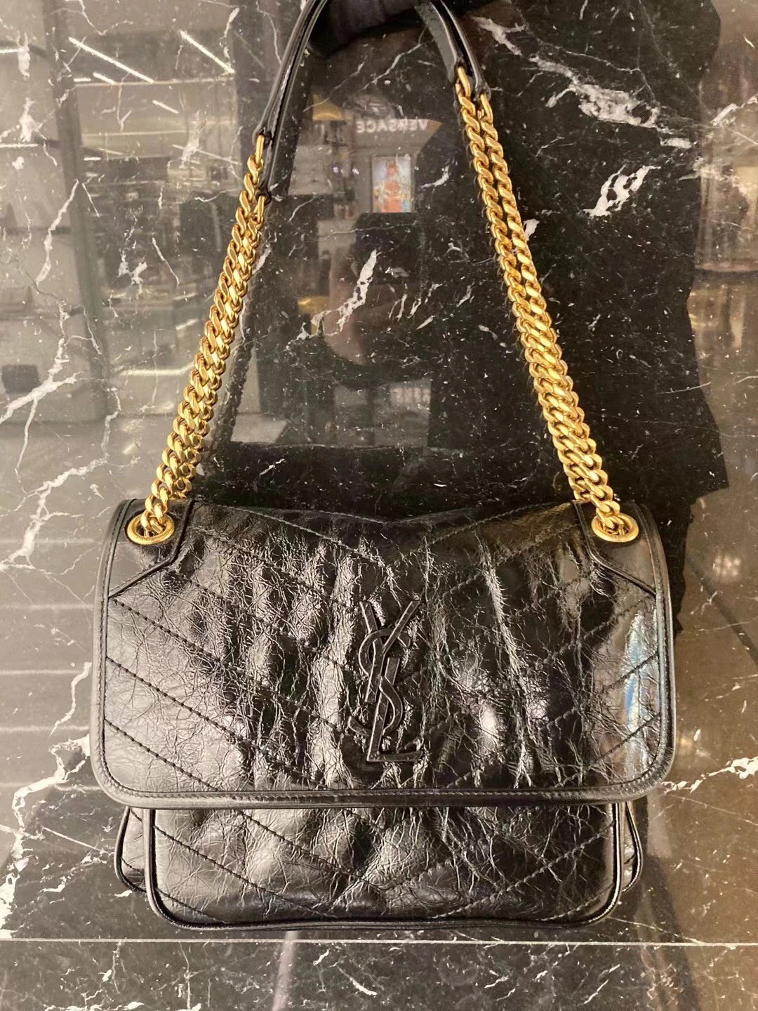 YSL 𝐍𝐢𝐤𝐢 28𝐜𝐦 邮差包 633158黑色/金链