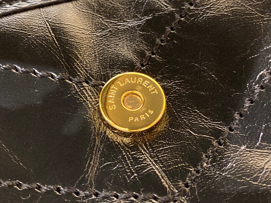 YSL 𝐍𝐢𝐤𝐢 22𝐜𝐦 邮差包 633151黑色/金链