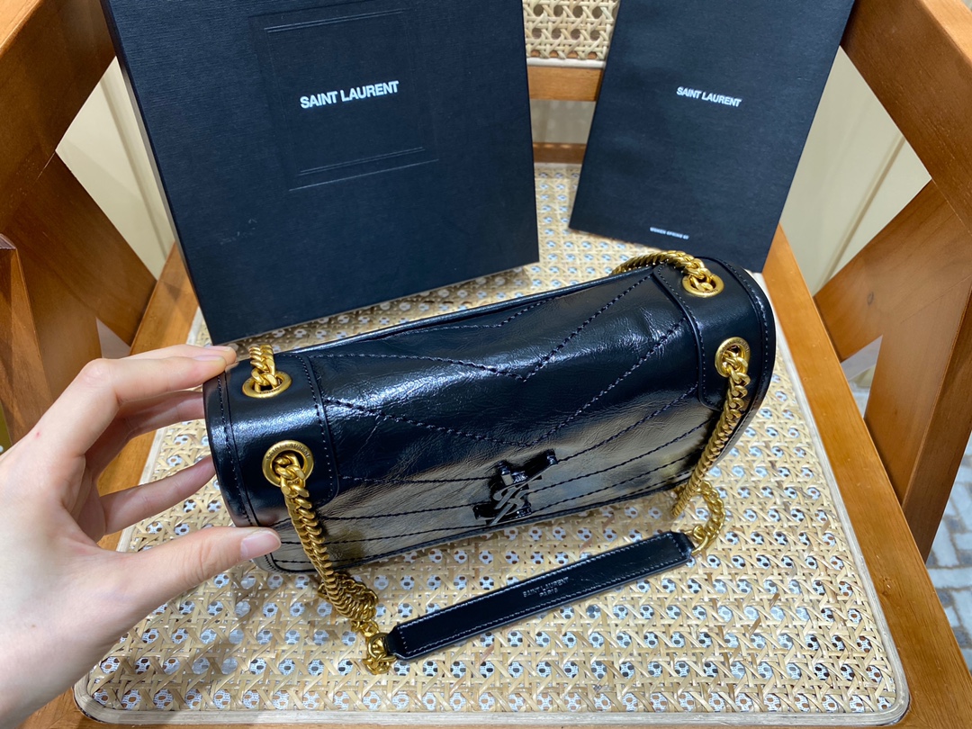 YSL 𝐍𝐢𝐤𝐢 22𝐜𝐦 邮差包 633151黑色/金链