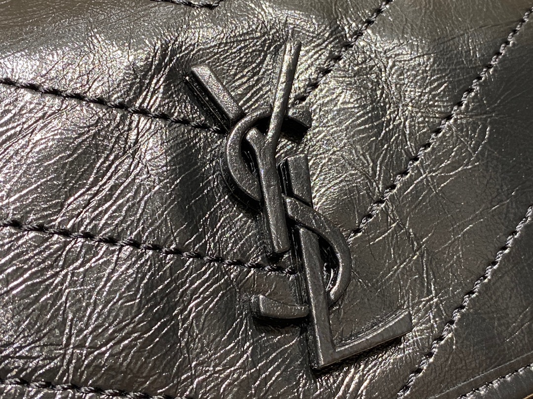 YSL 𝐍𝐢𝐤𝐢 22𝐜𝐦 邮差包 633151黑色/金链
