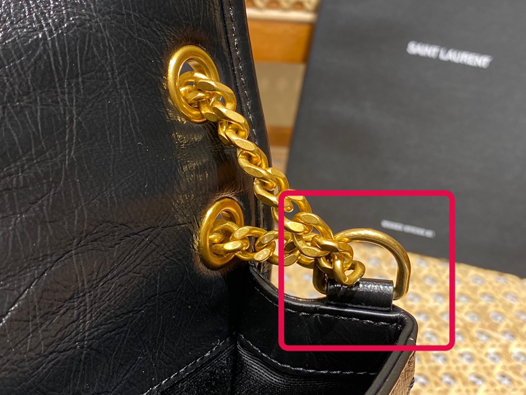 YSL 𝐍𝐢𝐤𝐢 22𝐜𝐦 邮差包 633151黑色/金链
