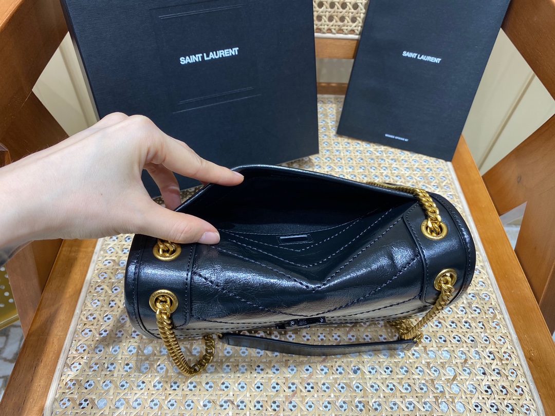 YSL 𝐍𝐢𝐤𝐢 22𝐜𝐦 邮差包 633151黑色/金链