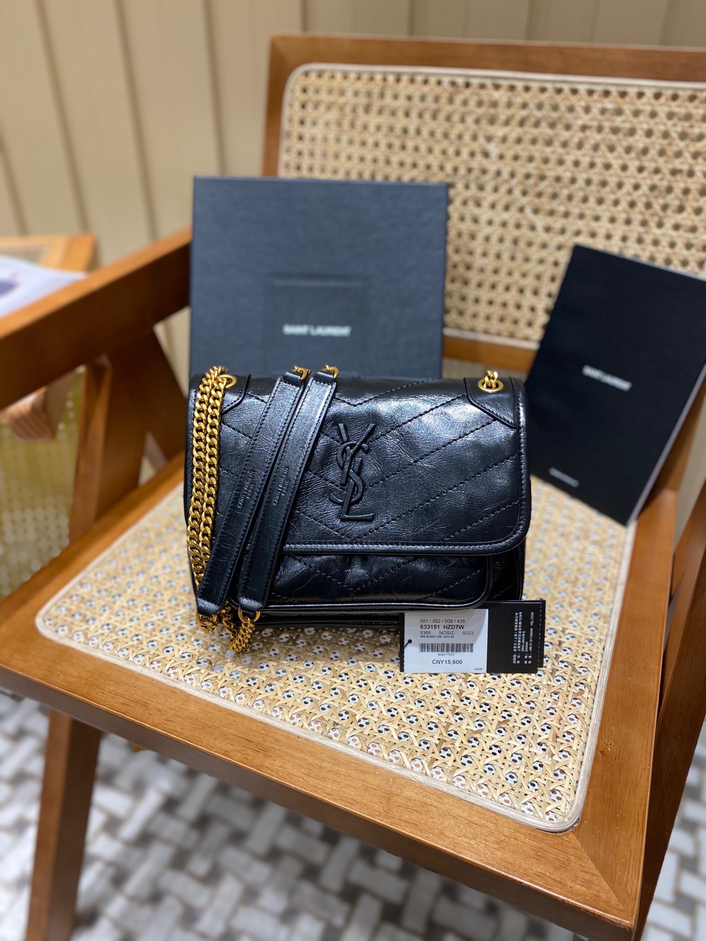 YSL 𝐍𝐢𝐤𝐢 22𝐜𝐦 邮差包 633151黑色/金链