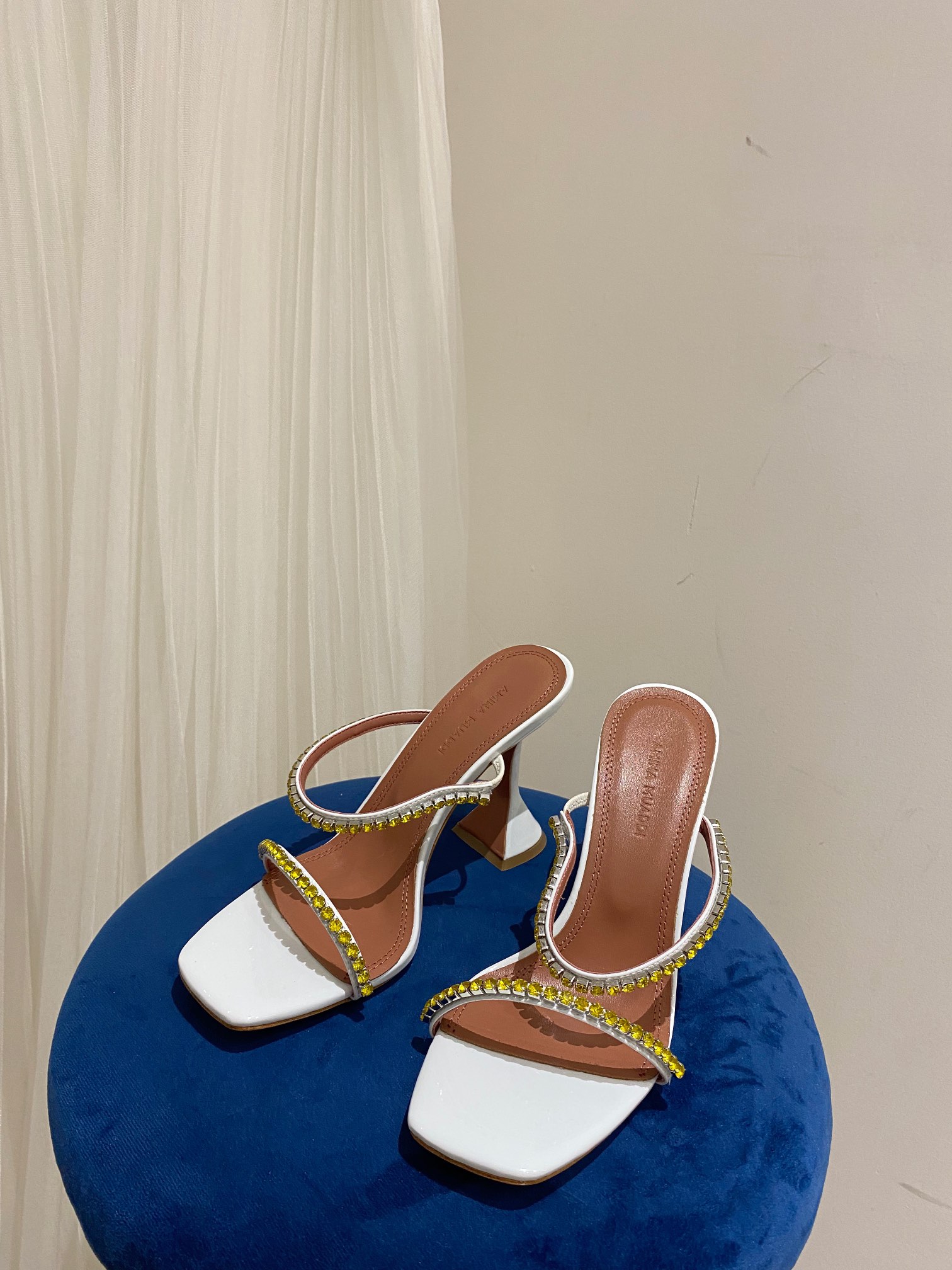 AMINA MUADDI sandales à talons hauts à fines lanières ornées de strass pour femme, élégantes et tendance - version premium