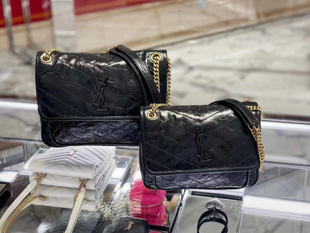 YSL 𝐍𝐢𝐤𝐢 22𝐜𝐦 邮差包 633151黑色/金链