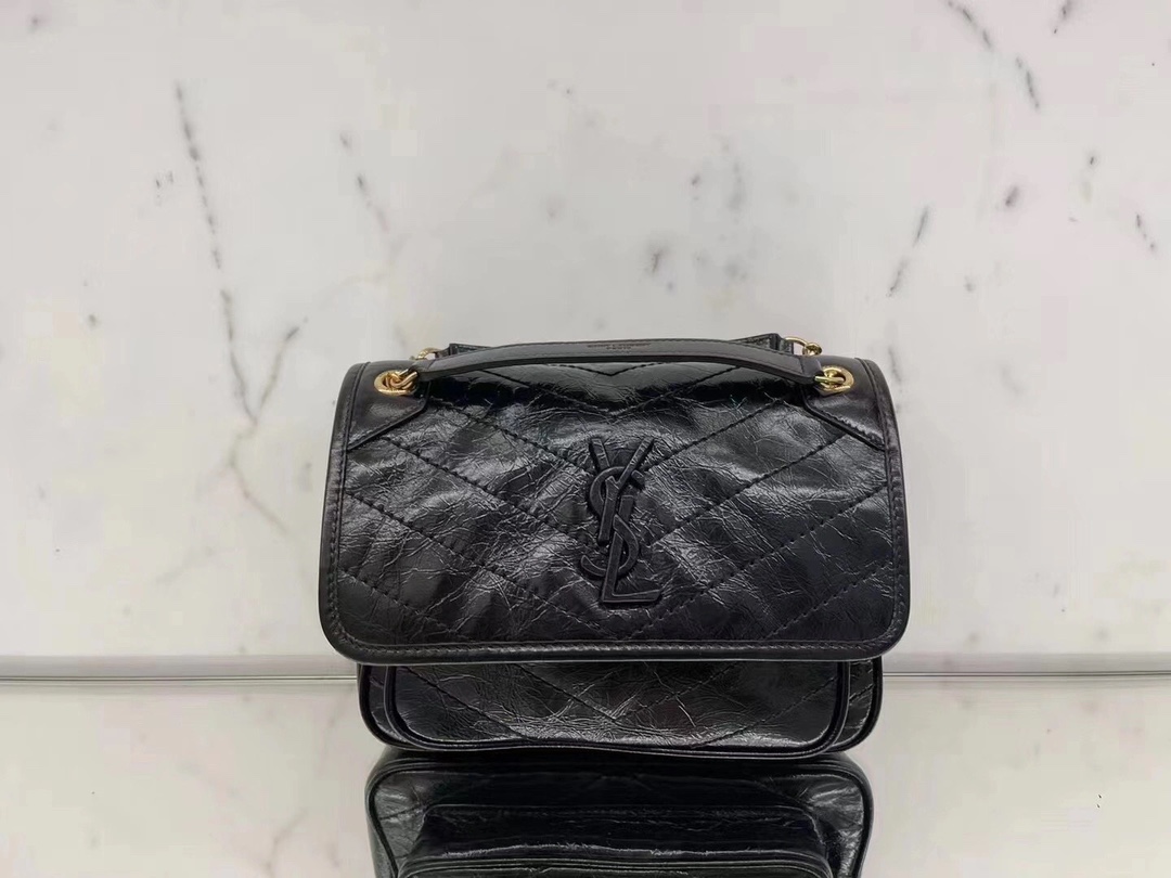 YSL 𝐍𝐢𝐤𝐢 22𝐜𝐦 邮差包 633151黑色/金链