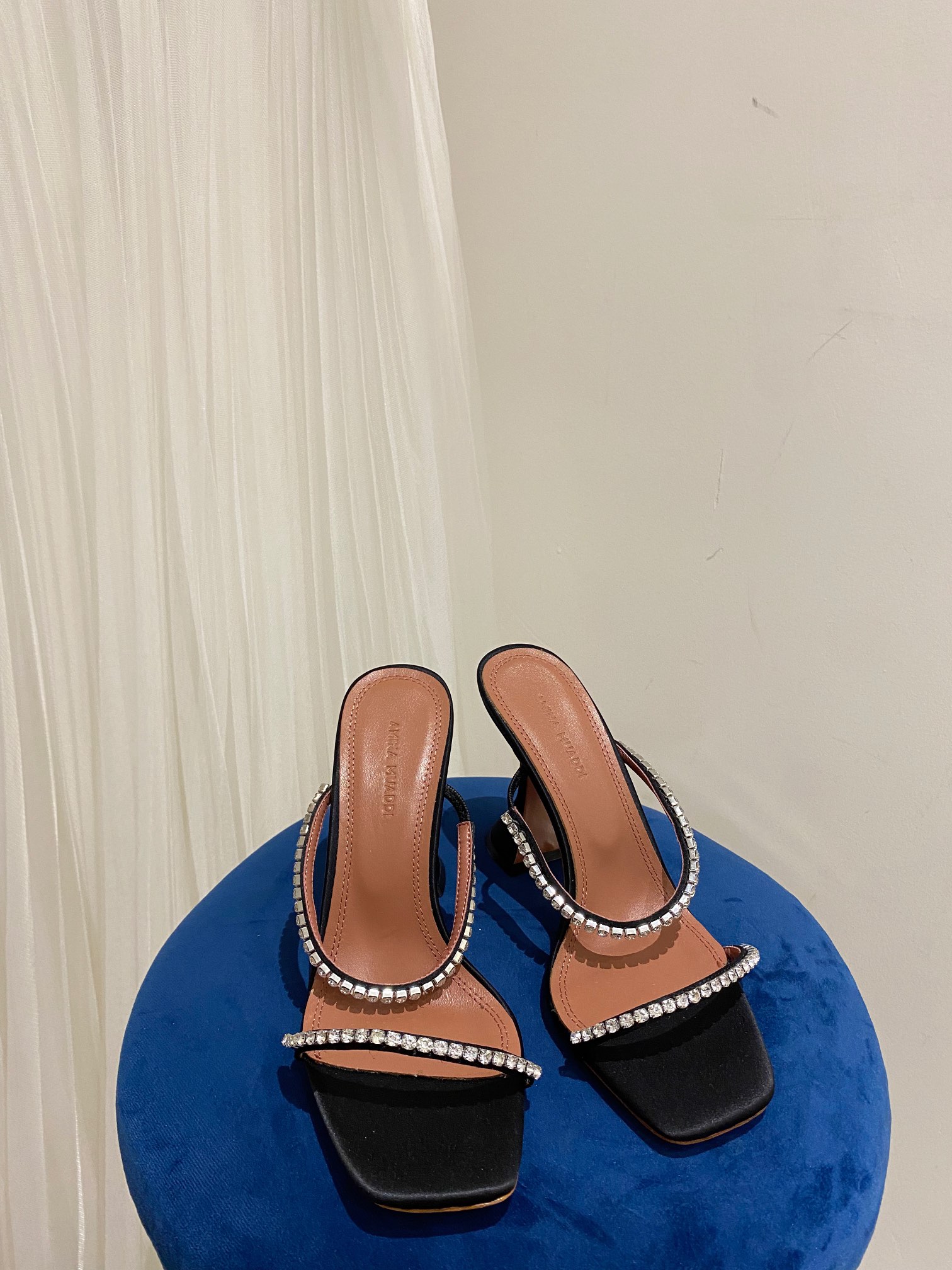 AMINA MUADDI Sandales à talons hauts à fines lanières ornées de strass pour femme, élégantes et tendance - version premium
