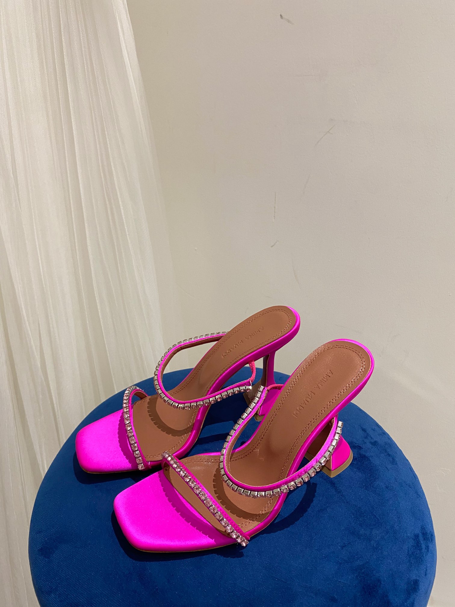 AMINA MUADDI sandales à talons hauts à fines lanières ornées de strass pour femme, élégantes et tendance - version premium