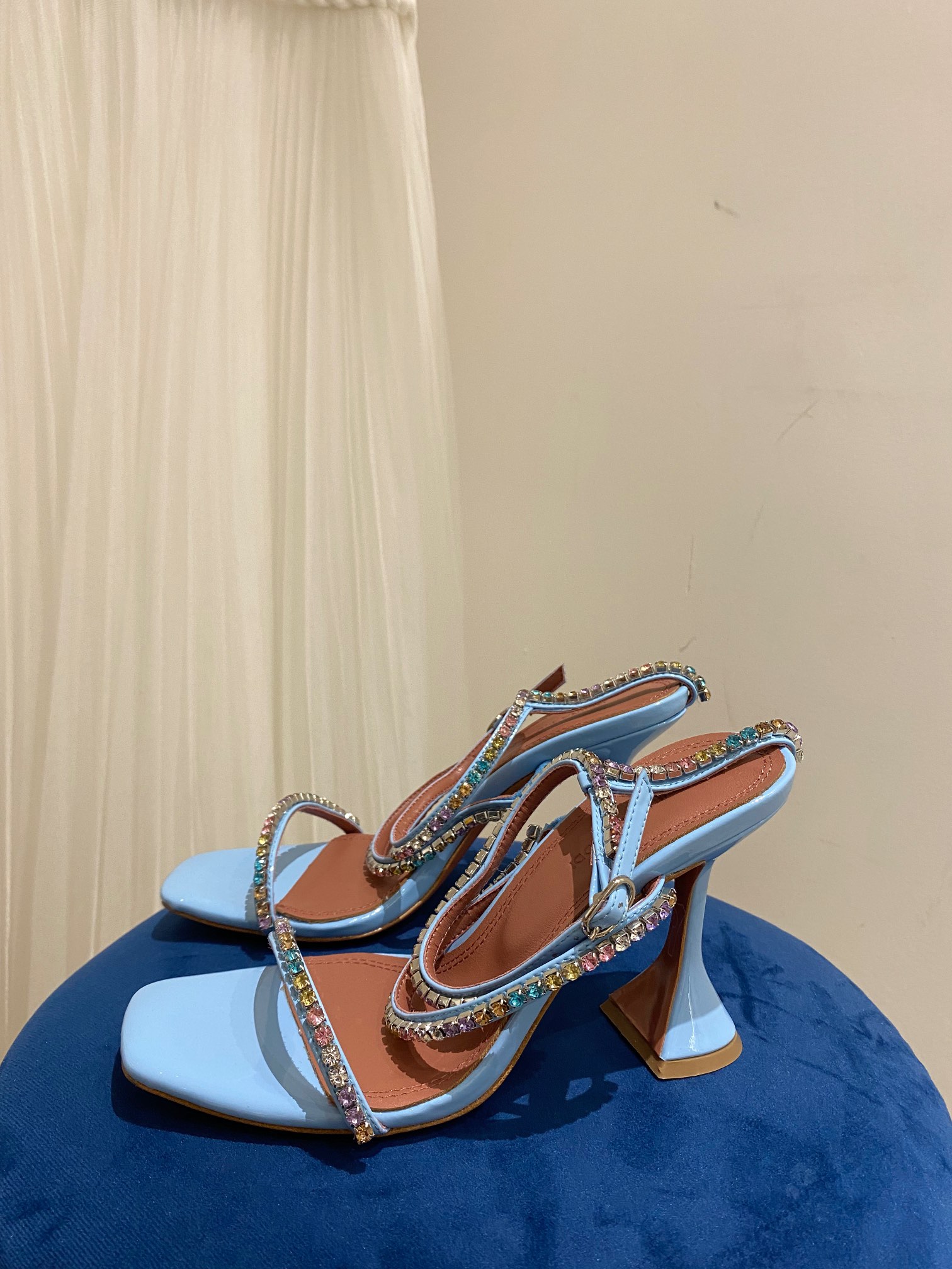 AMINA MUADDI sandales à talons hauts à fines lanières ornées de strass pour femme, élégantes et tendance - version premium