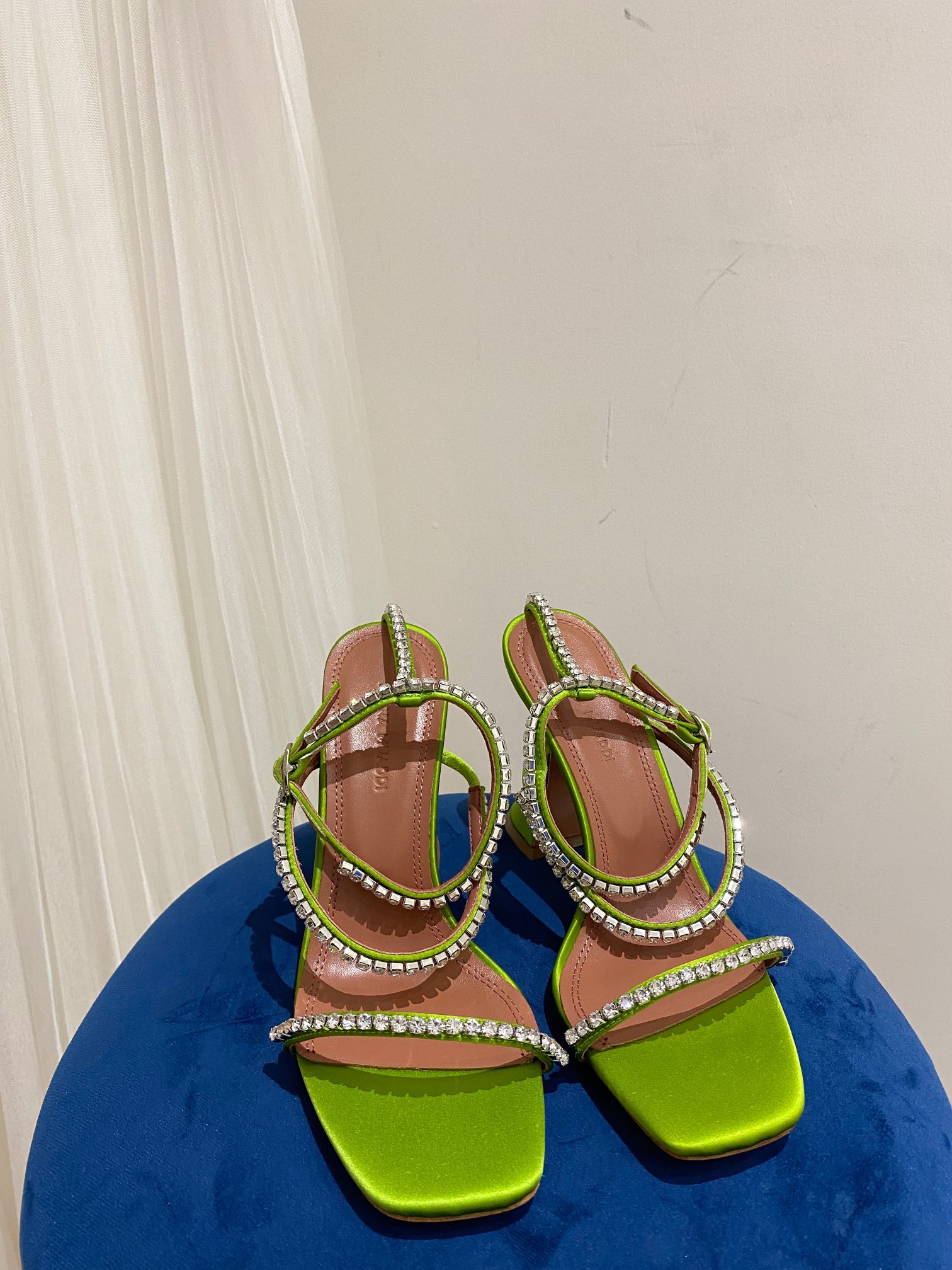 AMINA MUADDI Sandales à talons hauts à fines lanières ornées de strass pour femme, élégantes et tendance - version premium