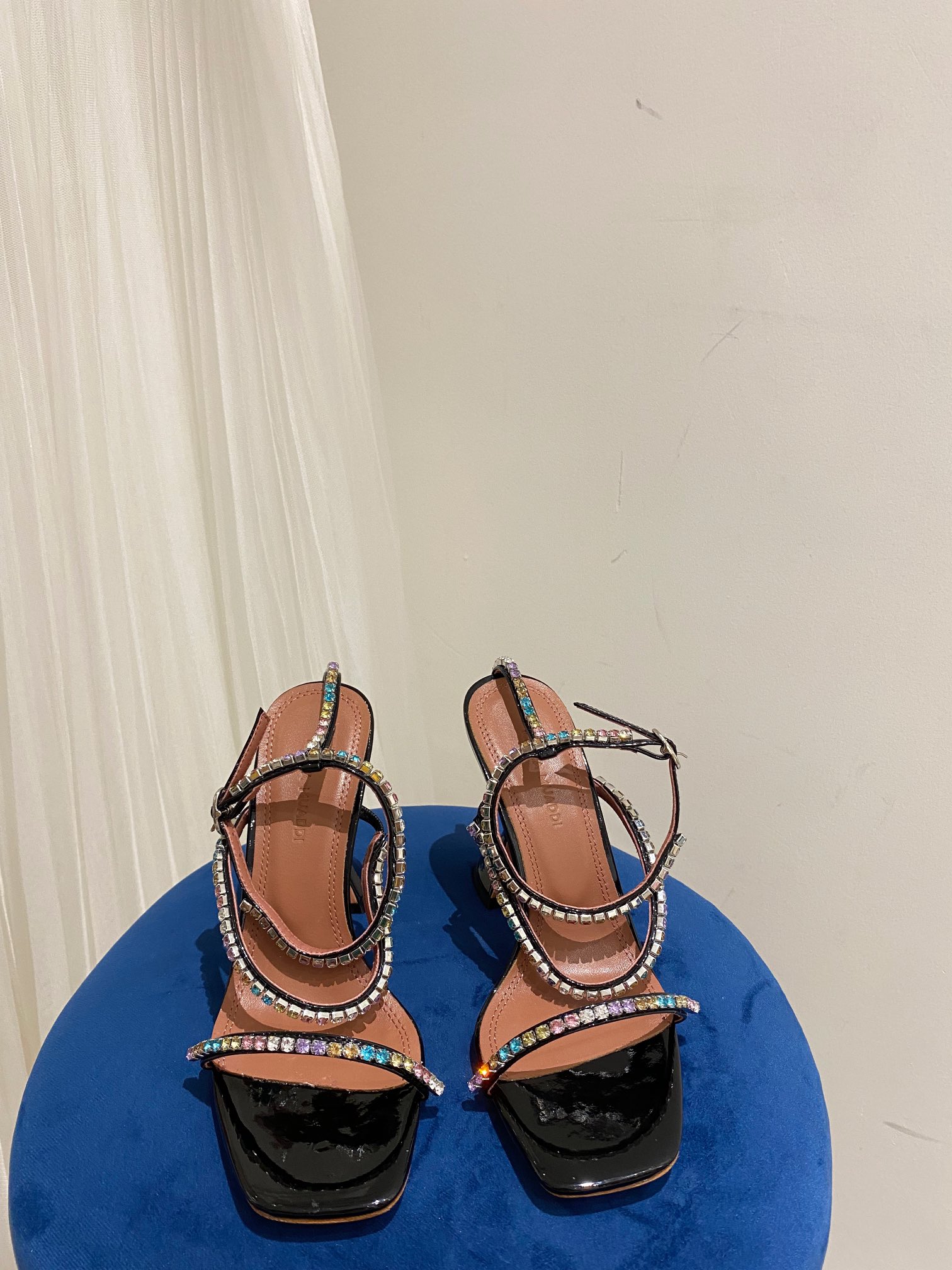 AMINA MUADDI sandales à talons hauts à fines lanières ornées de strass pour femme, élégantes et tendance - version premium