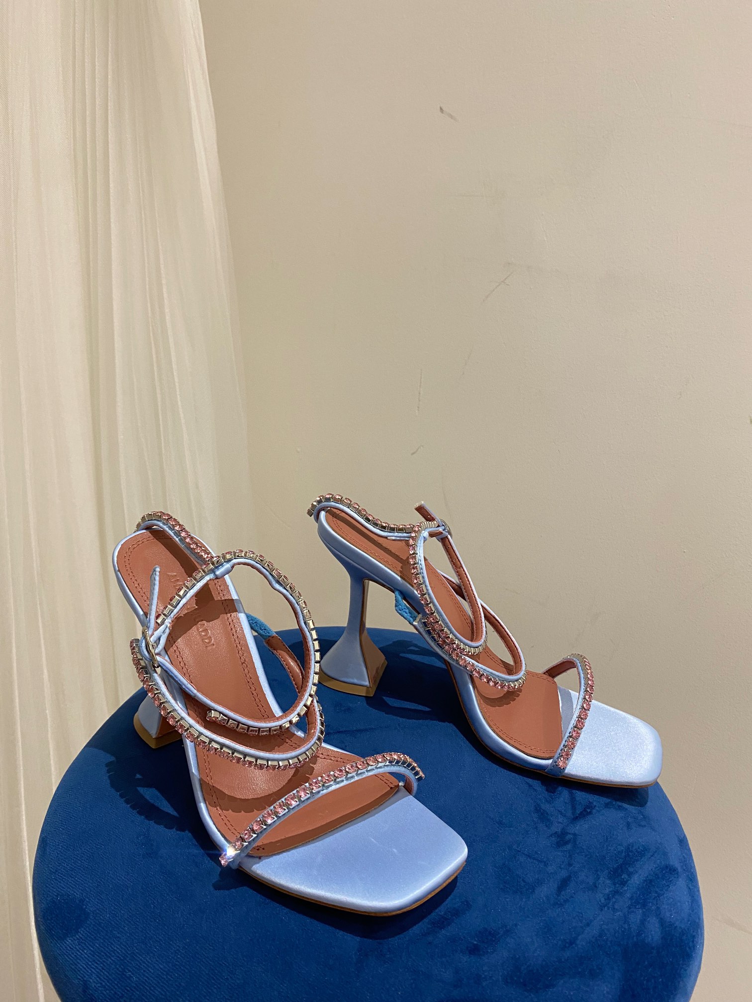 AMINA MUADDI sandales à talons hauts à fines lanières ornées de strass pour femme, élégantes et tendance - version premium