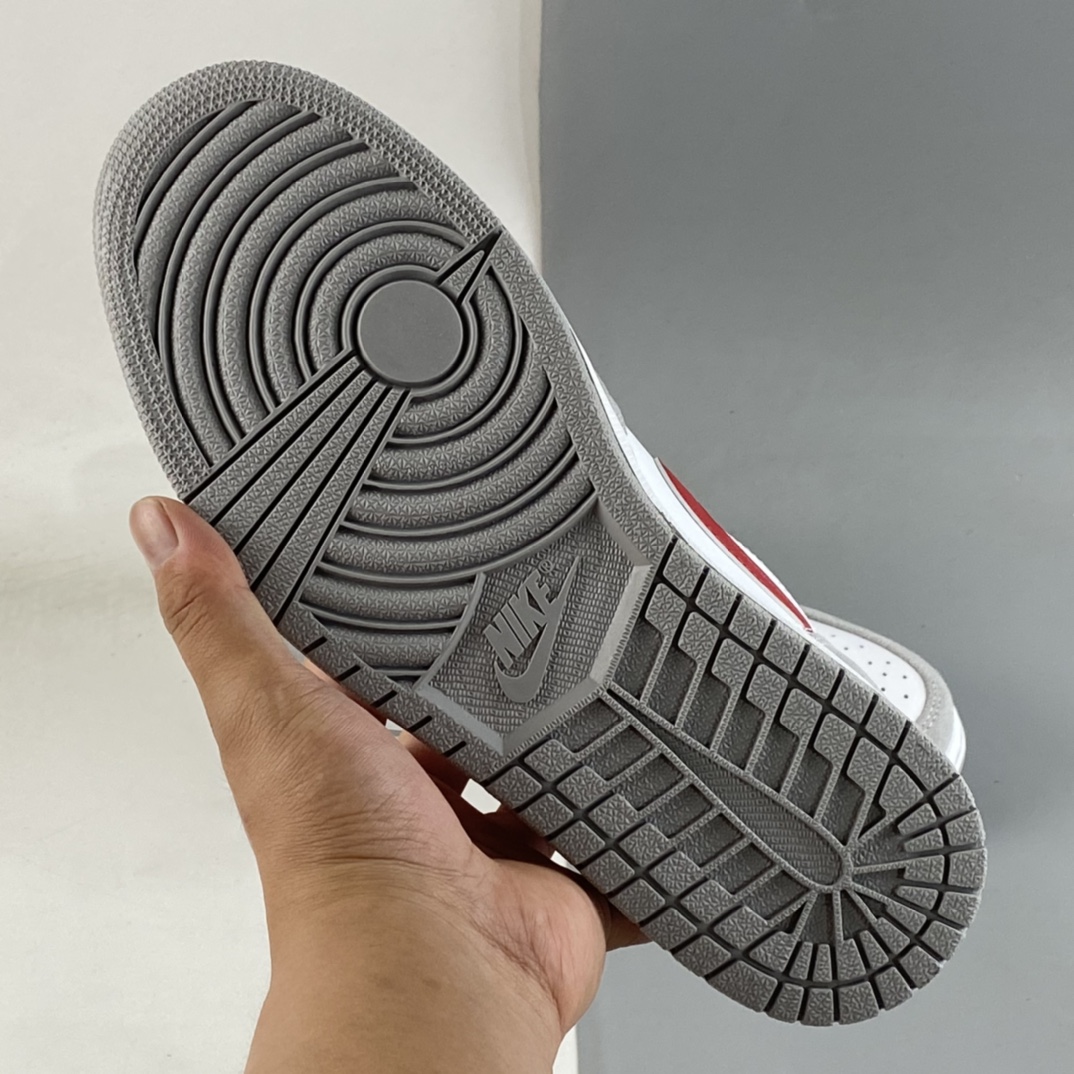 P240 Air Jordan 1 Low AJ1低帮时尚休闲板鞋 DC0774-100