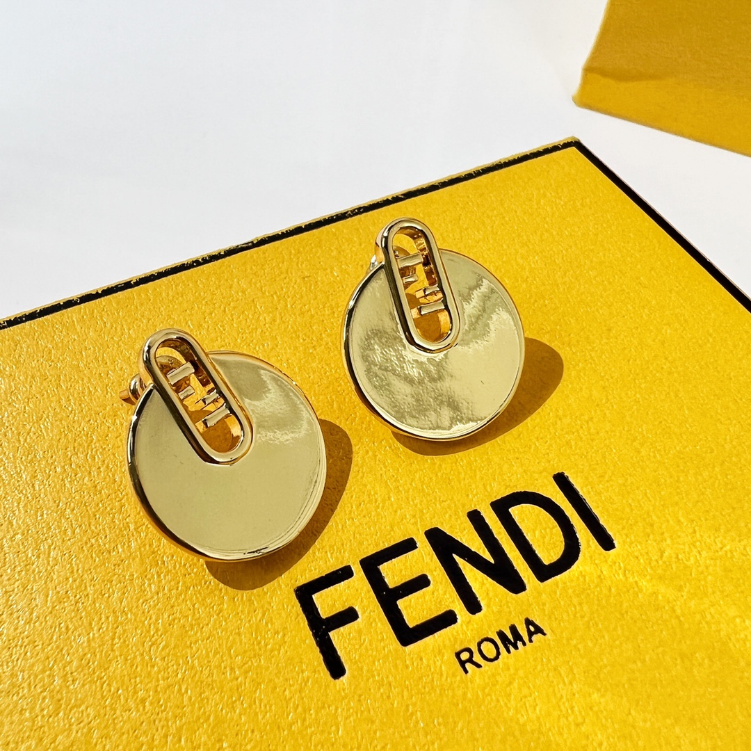 新款 FENDI芬迪耳钉耳环