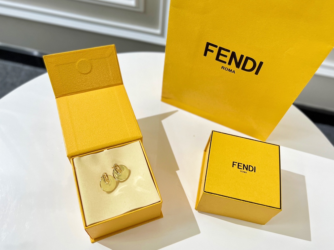 新款 FENDI芬迪耳钉耳环