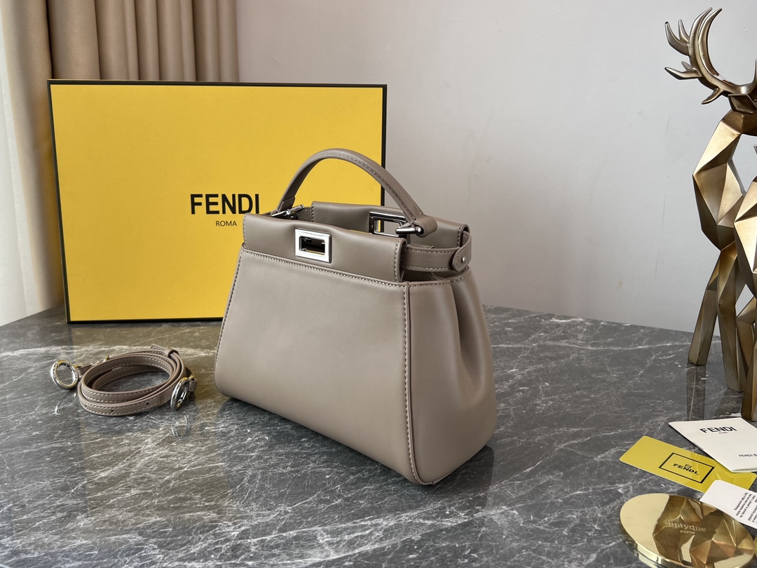 850 杏色银扣 FENDI PEEKABOO～ 西班牙小羊皮