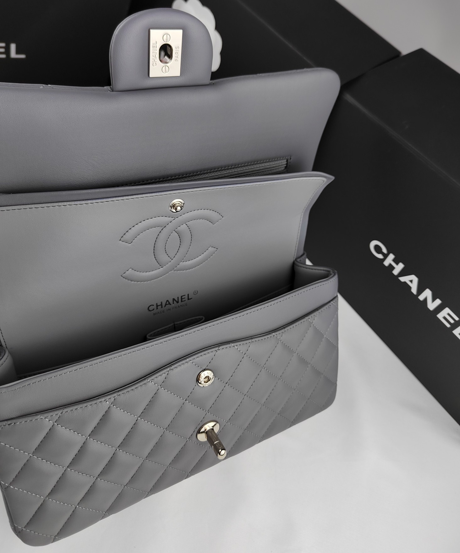 顶级货_厂跑量价高端定制品Chane1ClassicBag01112演绎了Chane1的经典高雅简约精美