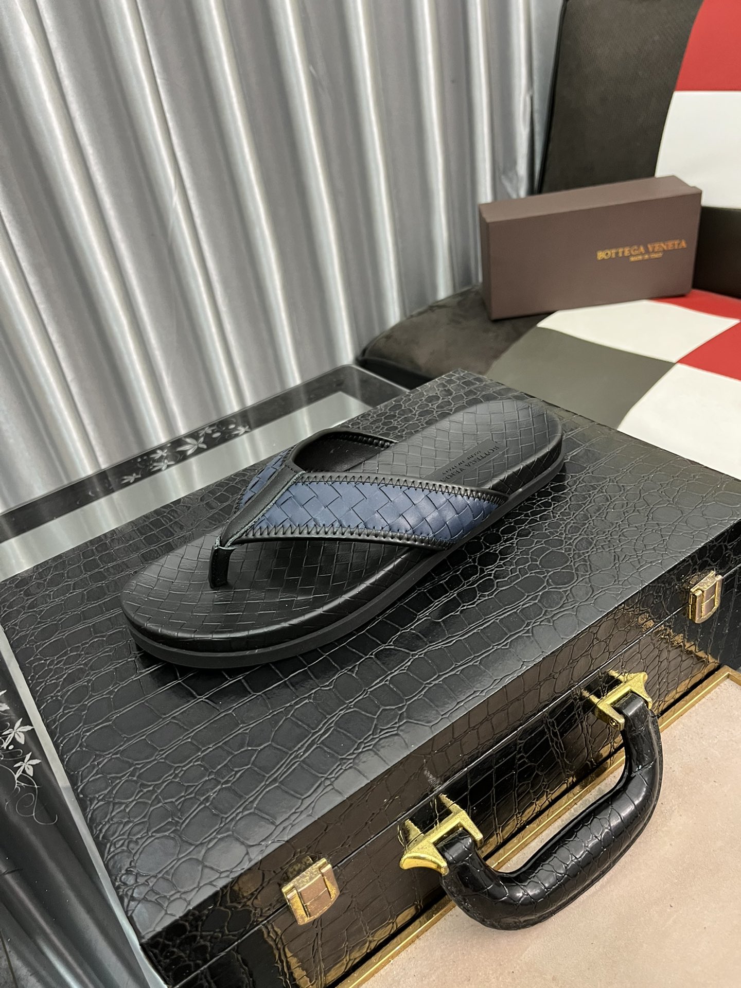 I0  Bottega Veneta   男士时尚休闲拖鞋，原版复刻，采用进口牛皮编织制作，原版复刻橡胶大底，潮流时尚，穿着舒适