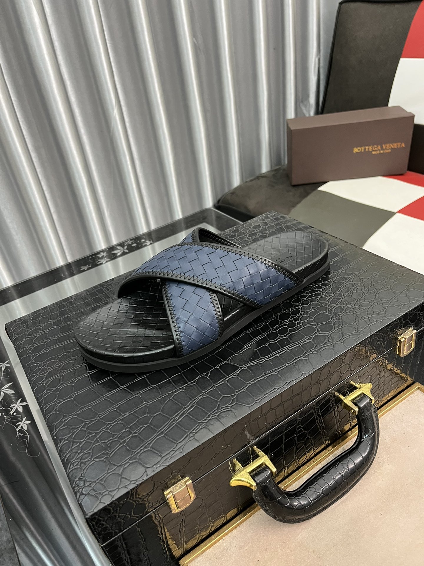 I0  Bottega Veneta   男士时尚休闲拖鞋，原版复刻，采用进口牛皮编织制作，原版复刻橡胶大底，潮流时尚，穿着舒适